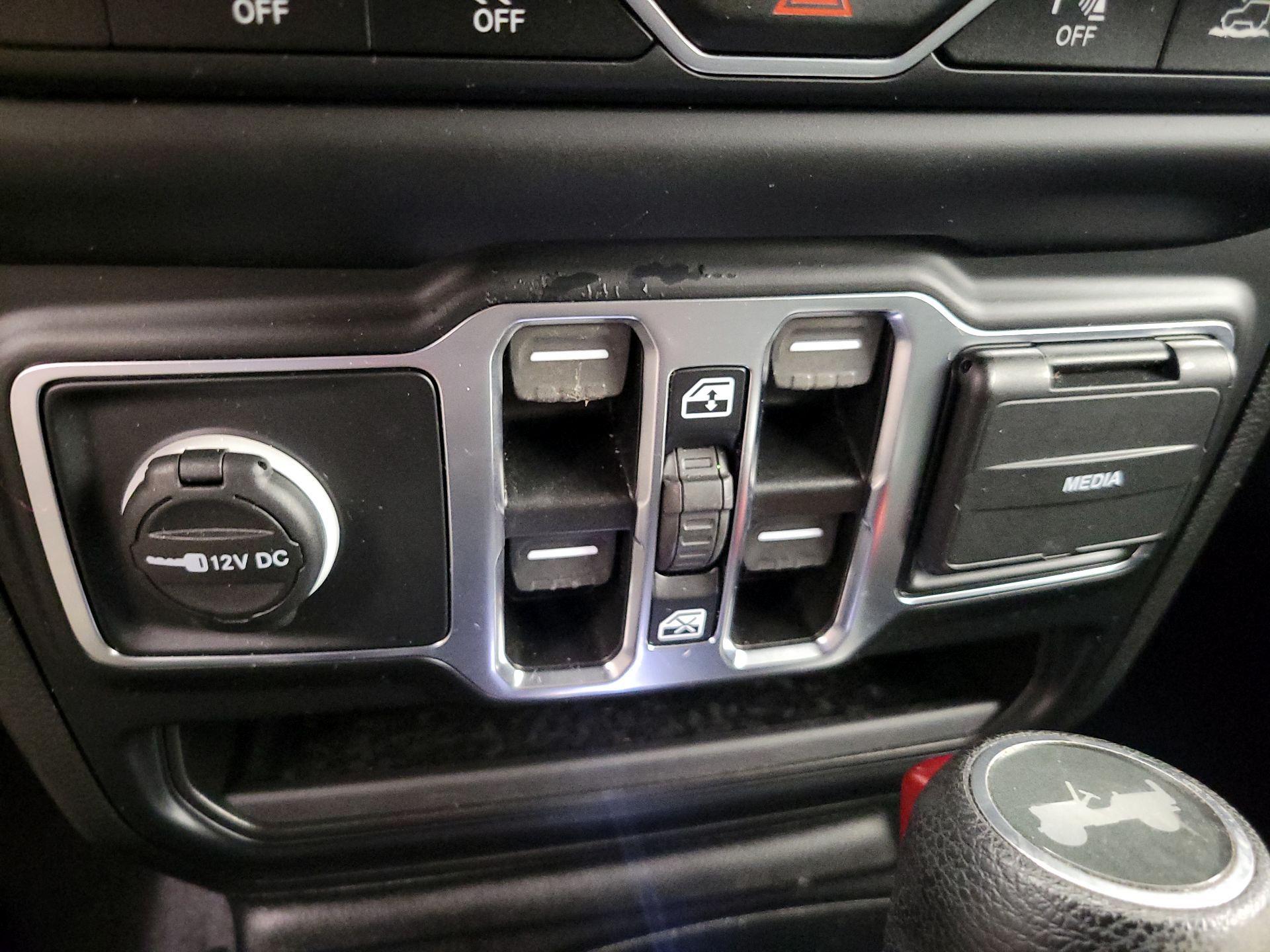 Thumbnail: 2021 Jeep Wrangler - 19