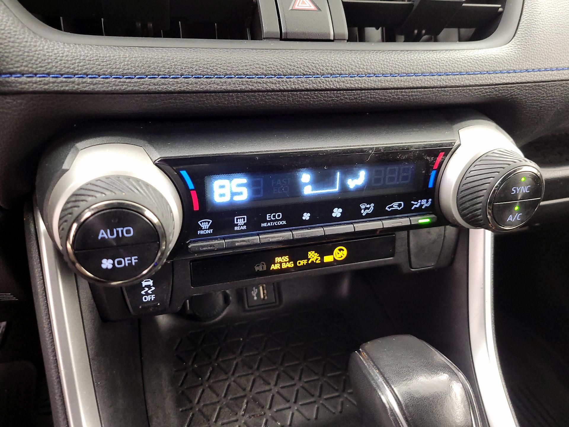 Thumbnail: 2023 Toyota RAV4 - 17