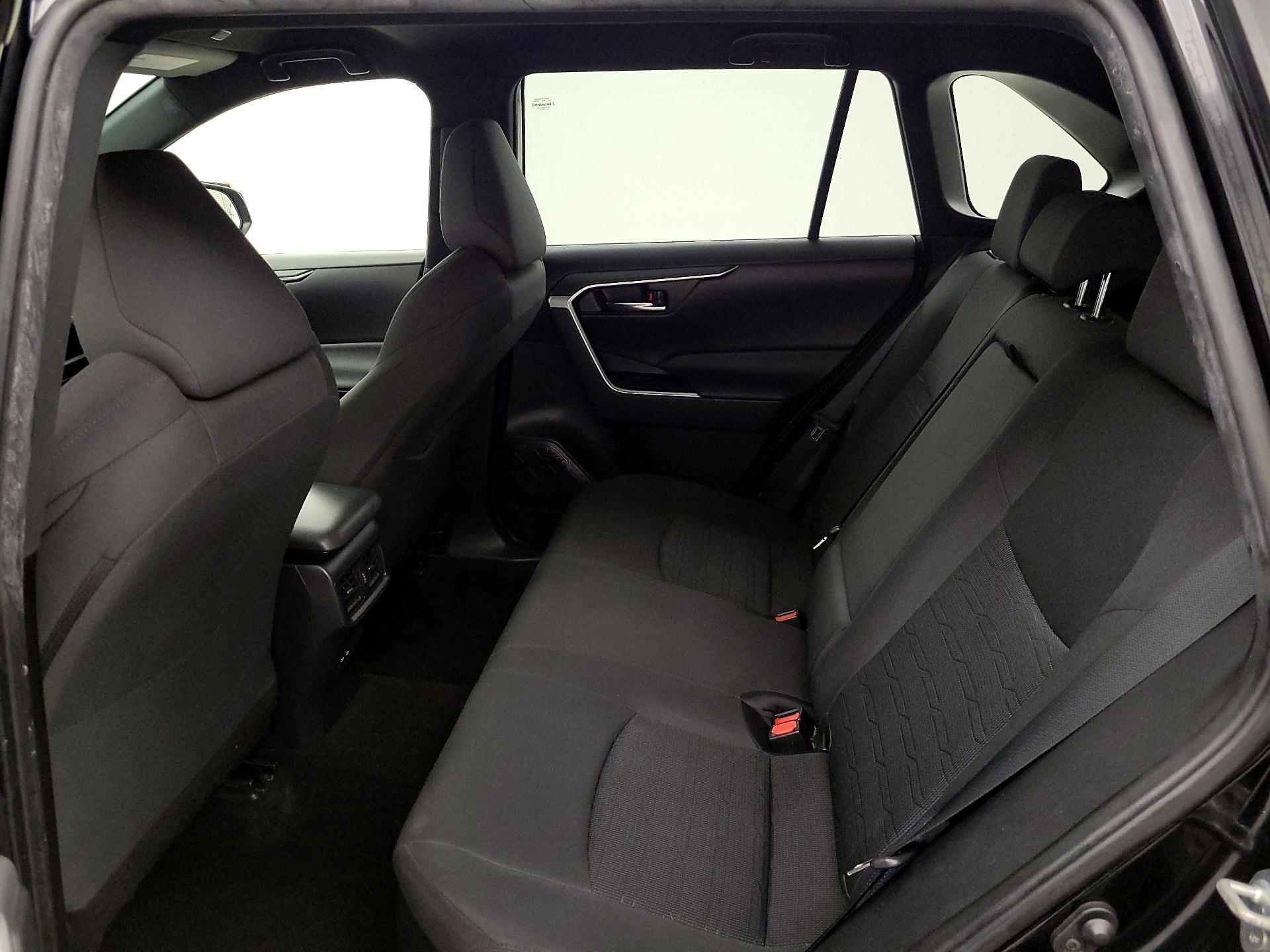 Thumbnail: 2023 Toyota RAV4 - 20