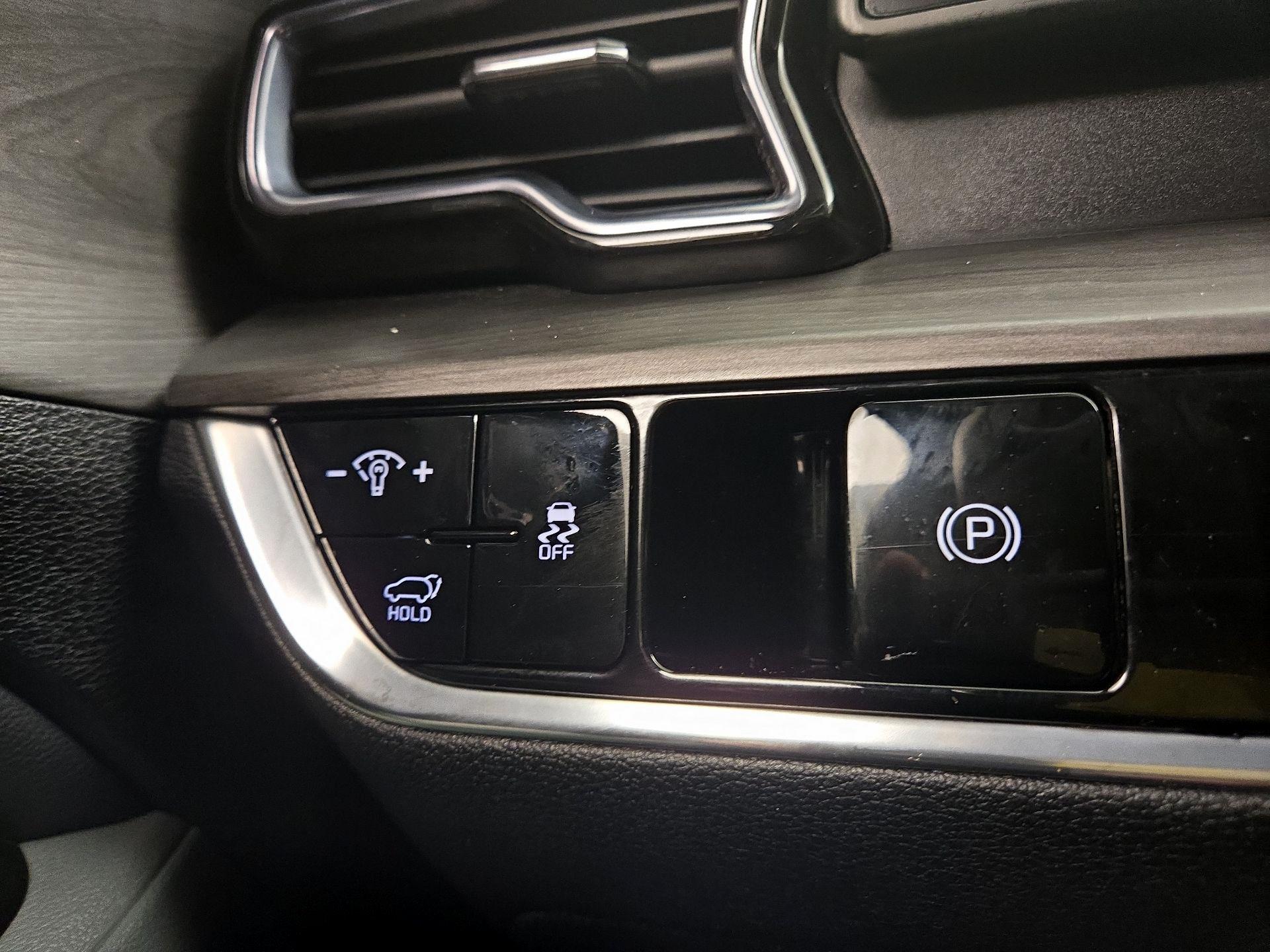 Thumbnail: 2023 Kia Sportage - 13