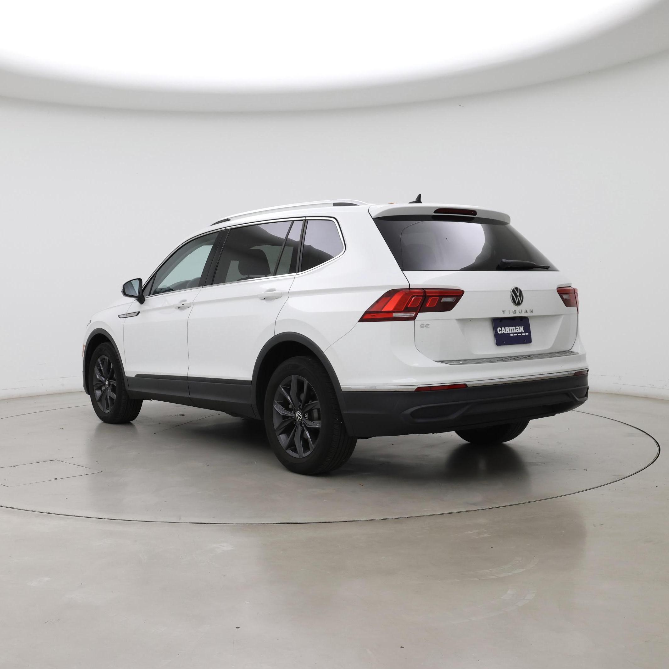 Thumbnail: 2022 Volkswagen Tiguan - 2