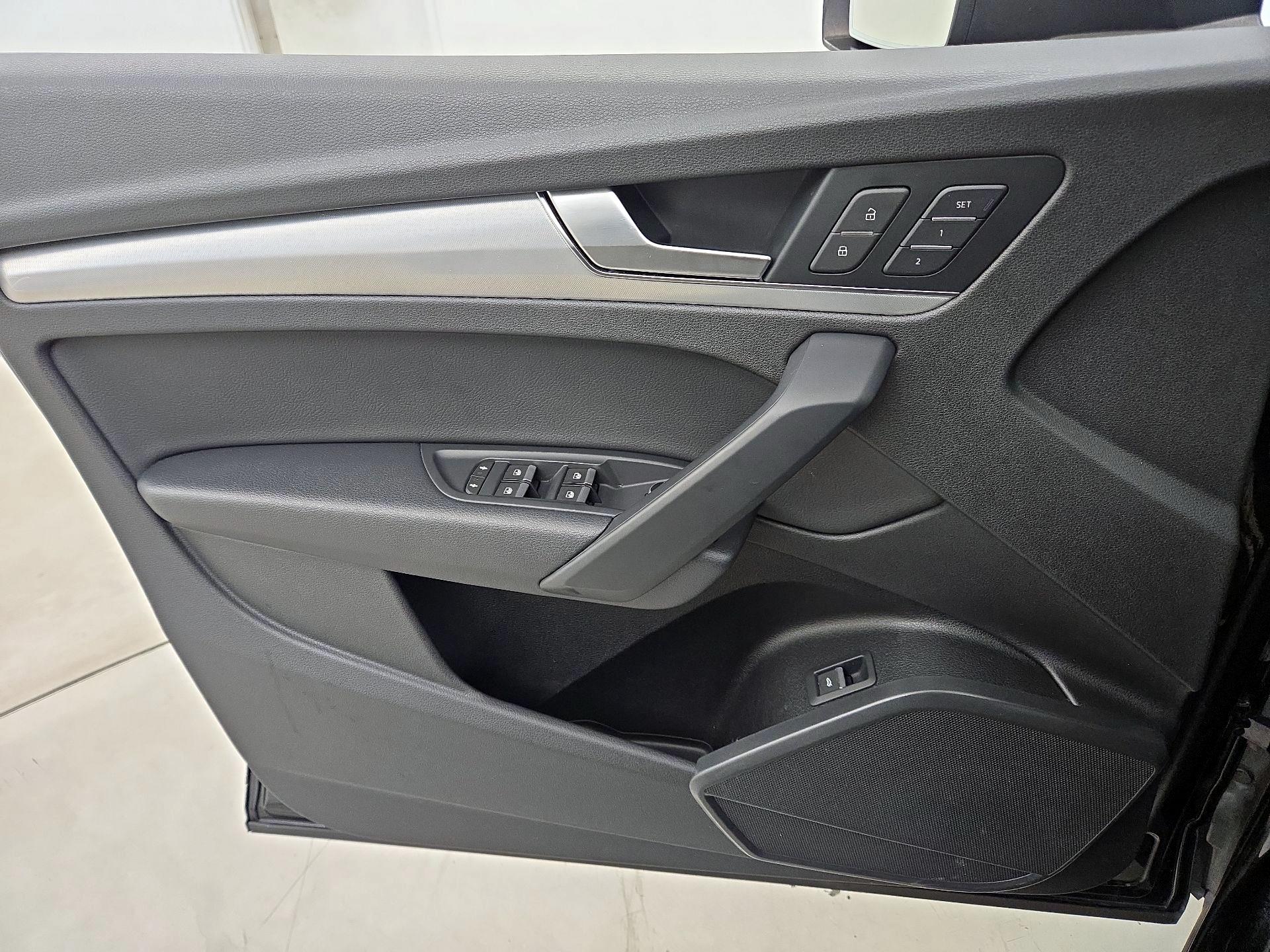 Thumbnail: 2020 Audi Q5 - 12