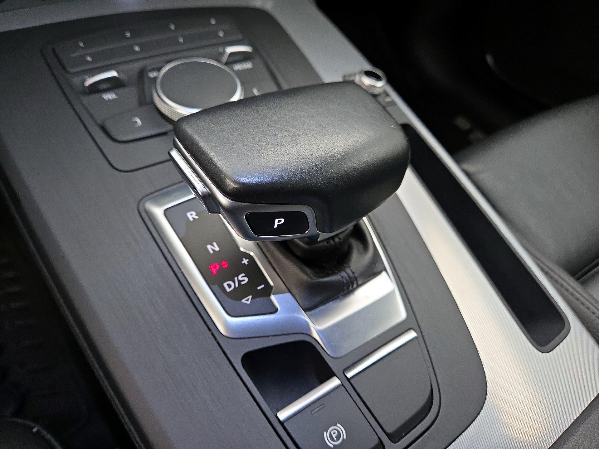 Thumbnail: 2020 Audi Q5 - 17