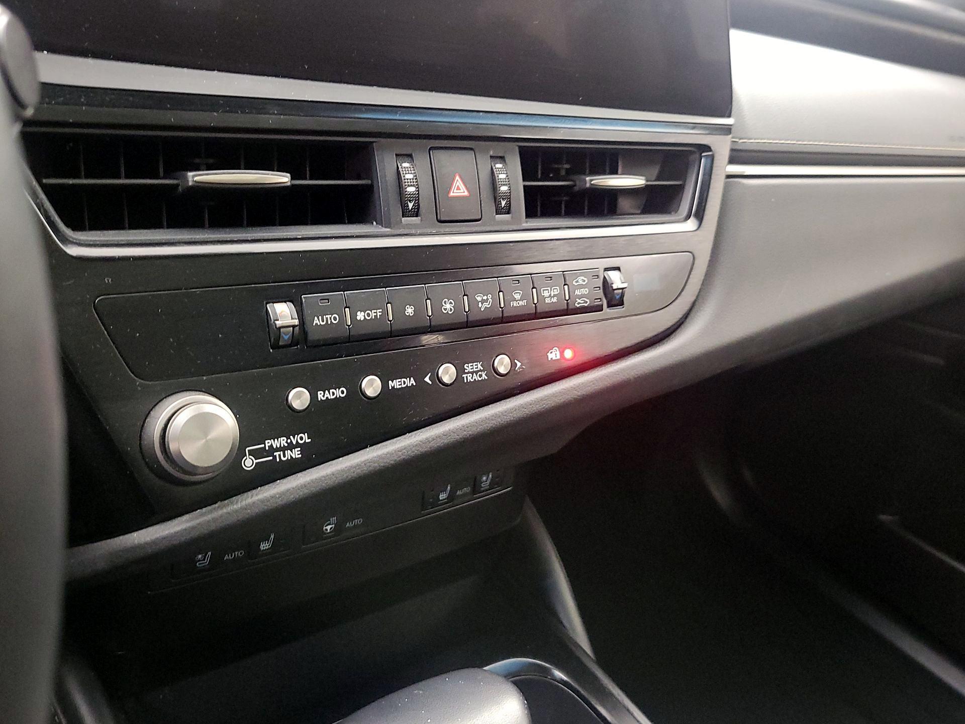 Thumbnail: 2023 Lexus ES - 16