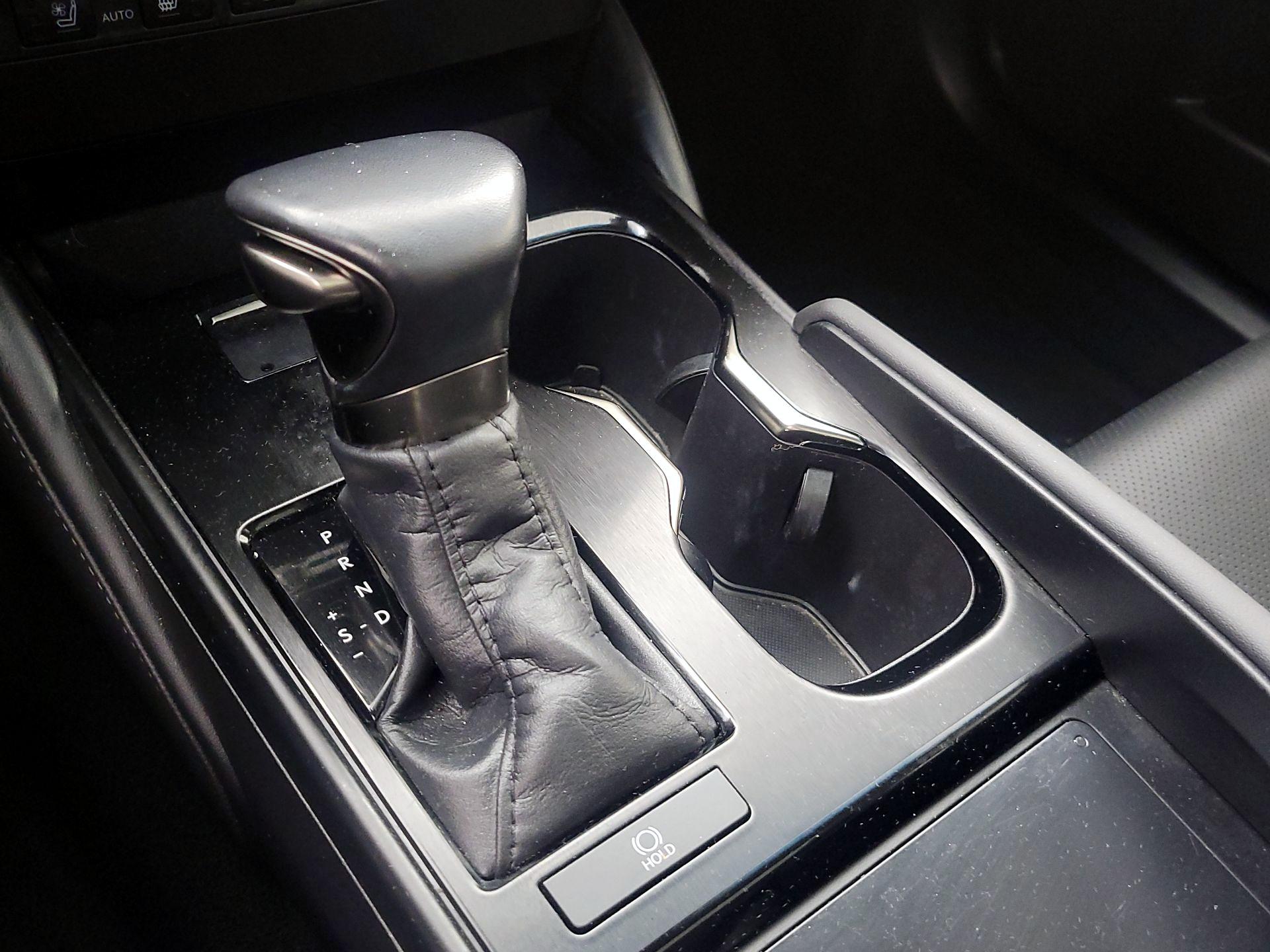 Thumbnail: 2023 Lexus ES - 17