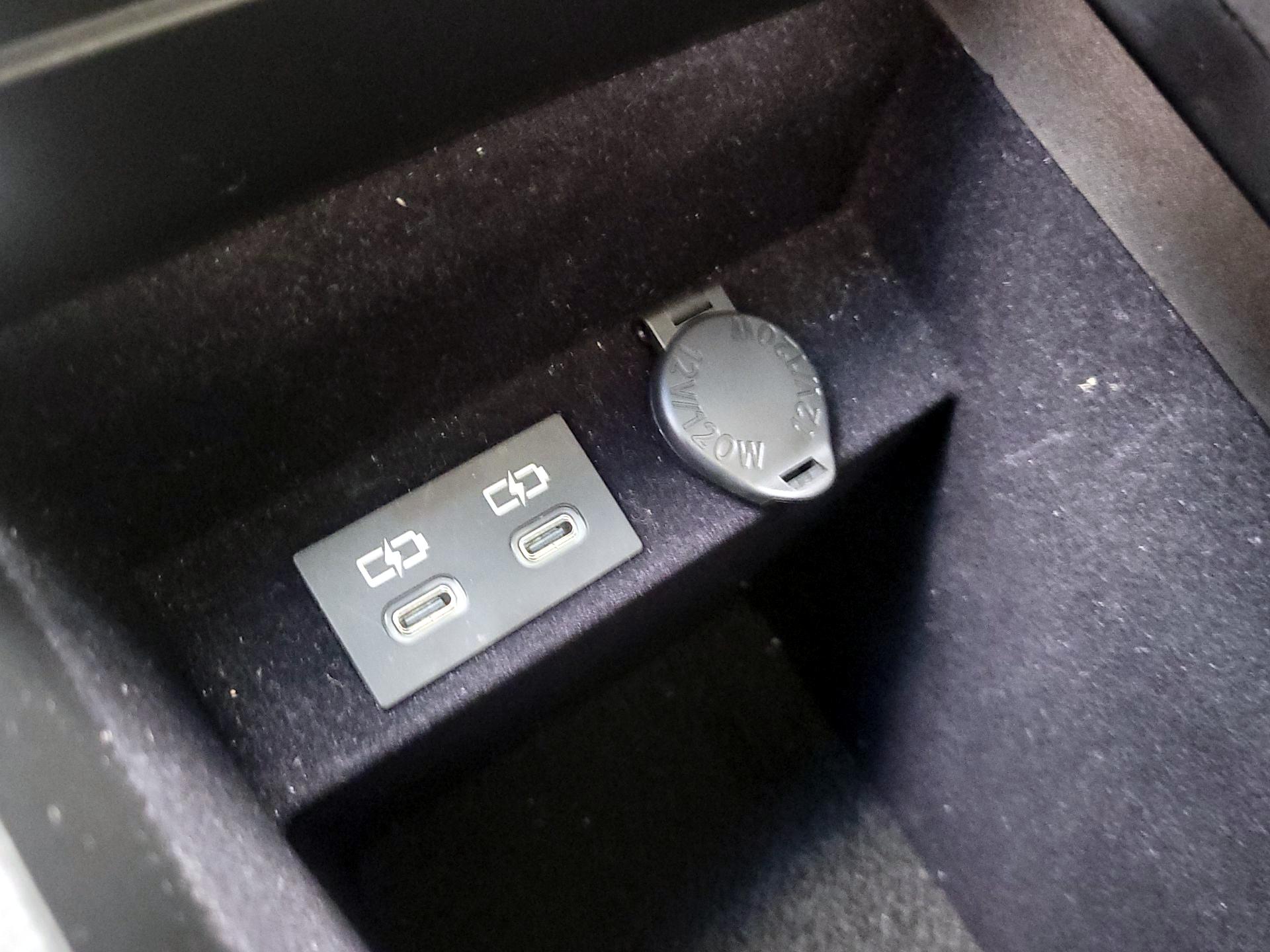 Thumbnail: 2023 Lexus ES - 18