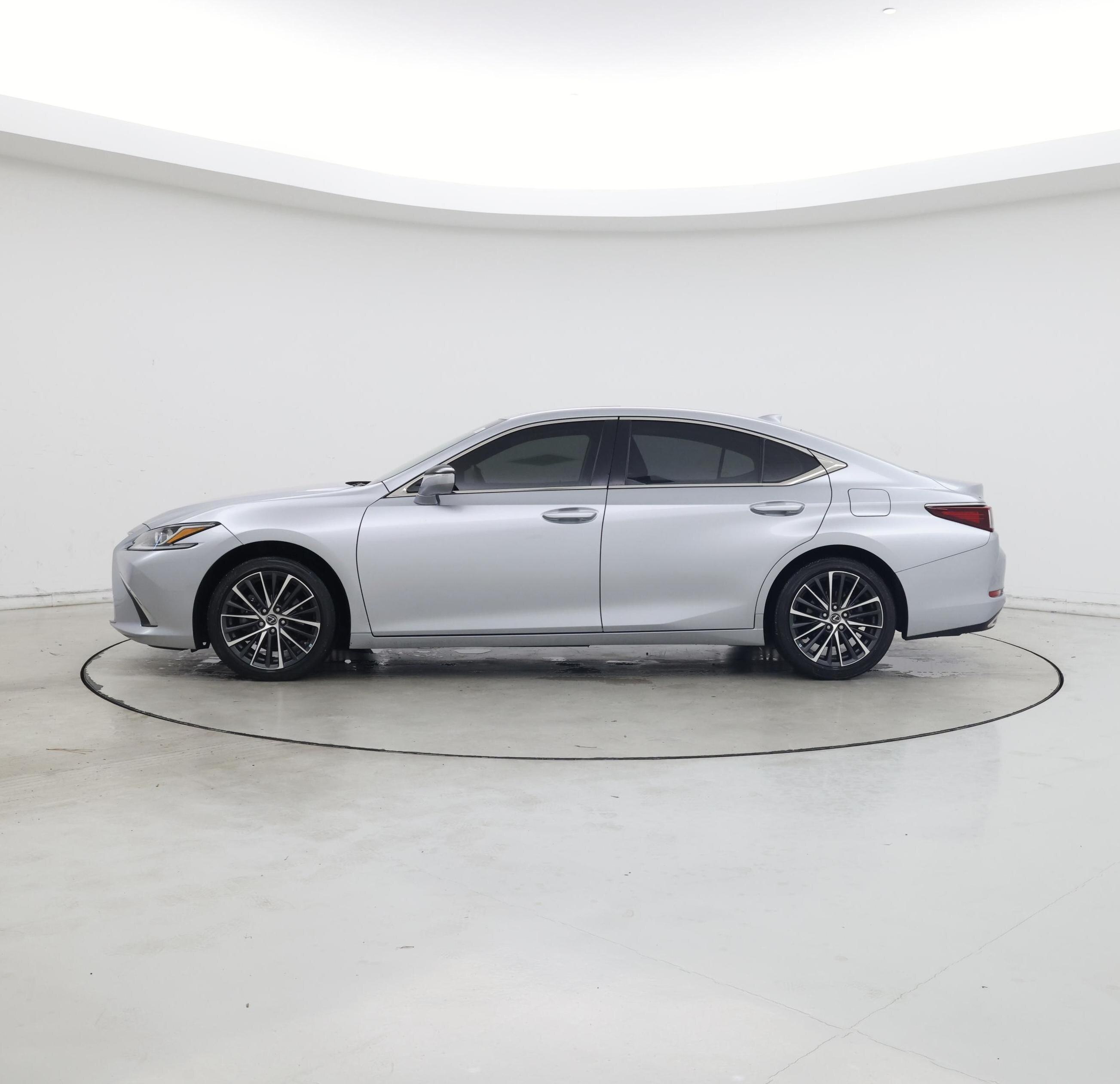 Thumbnail: 2023 Lexus ES - 3