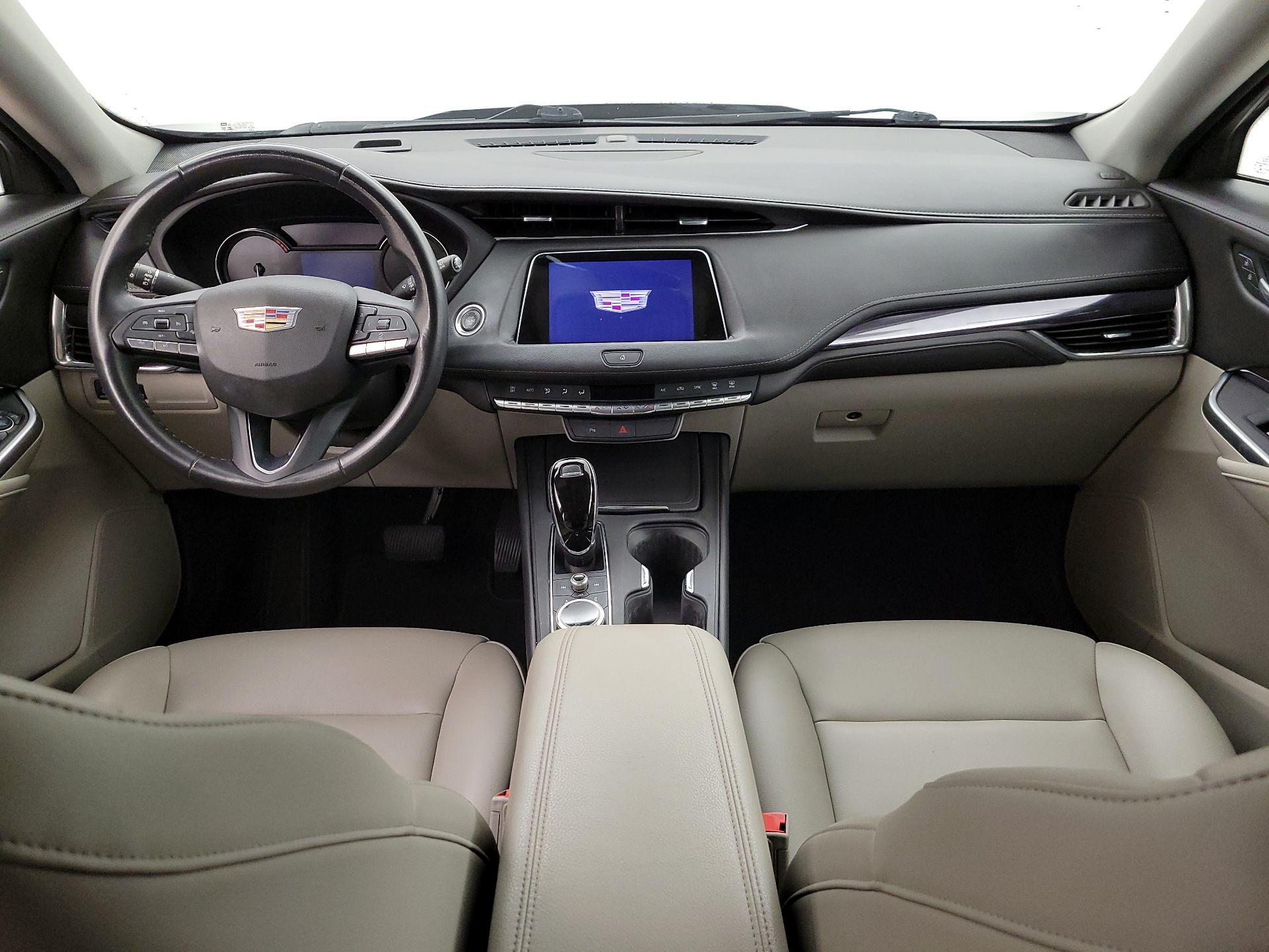 Thumbnail: 2022 Cadillac XT4 - 9