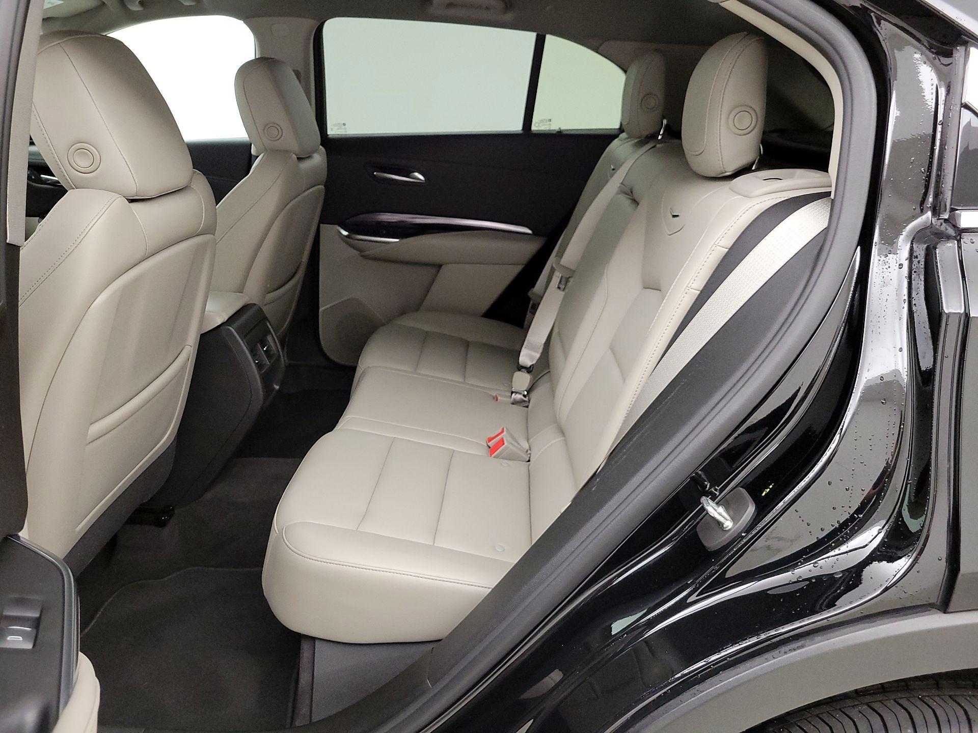 Thumbnail: 2022 Cadillac XT4 - 19