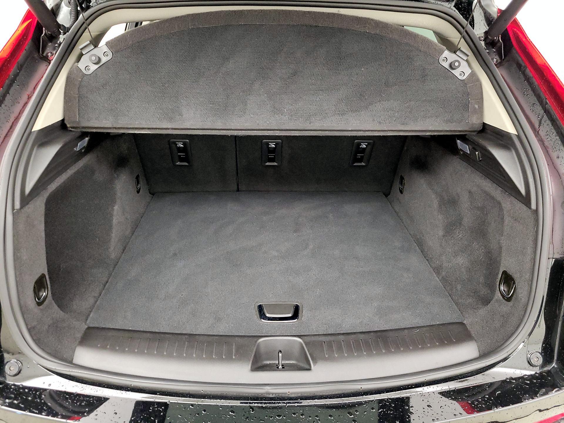 Thumbnail: 2022 Cadillac XT4 - 20