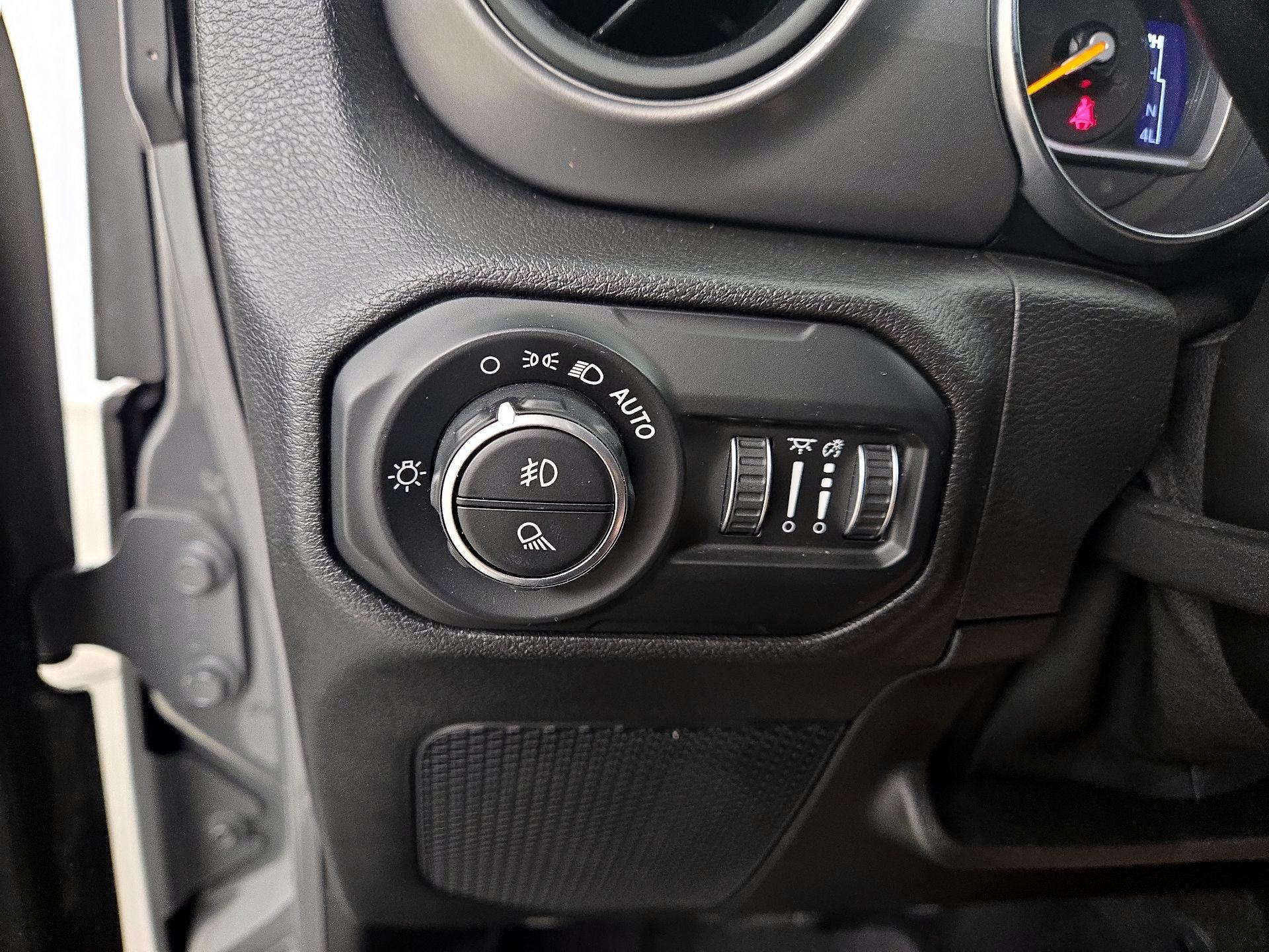 Thumbnail: 2021 Jeep Gladiator - 13