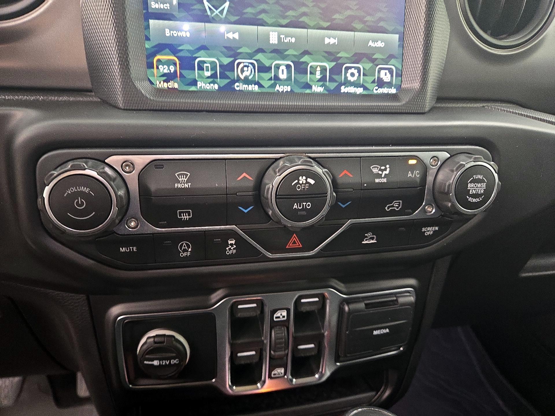 Thumbnail: 2021 Jeep Gladiator - 17