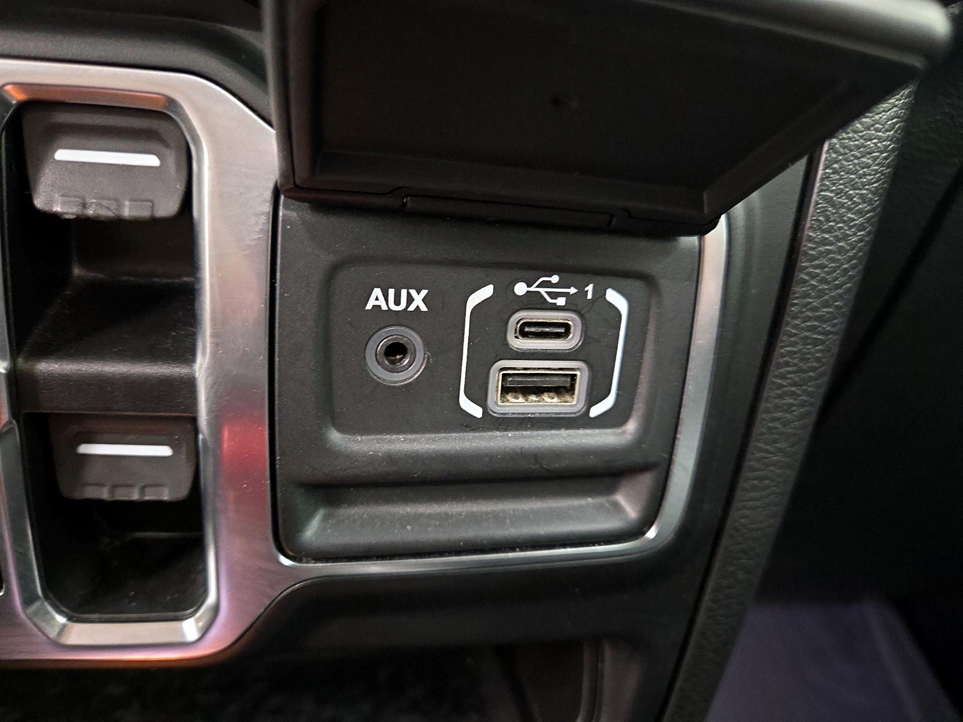 Thumbnail: 2021 Jeep Gladiator - 19