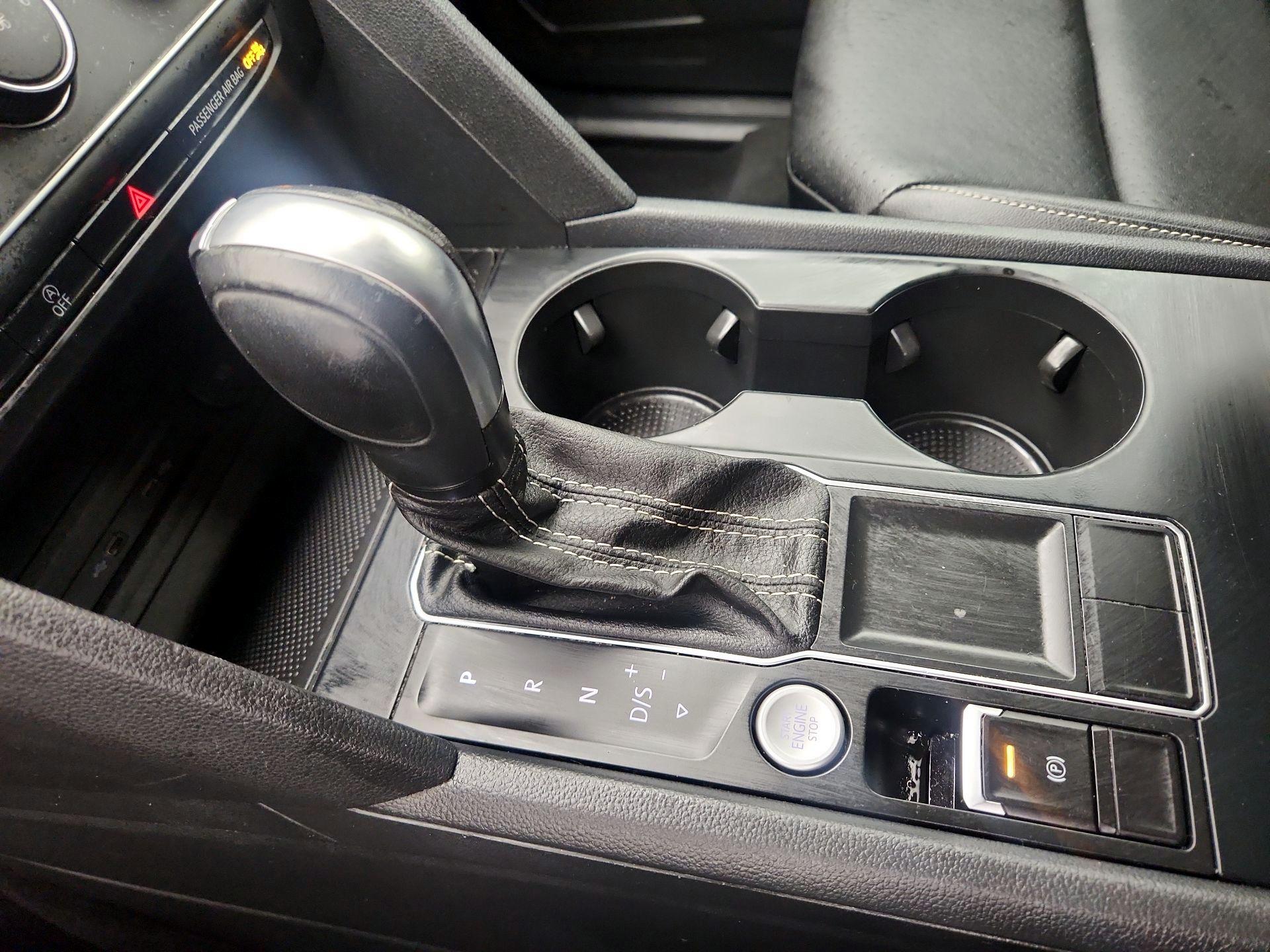 Thumbnail: 2022 Volkswagen Atlas - 17