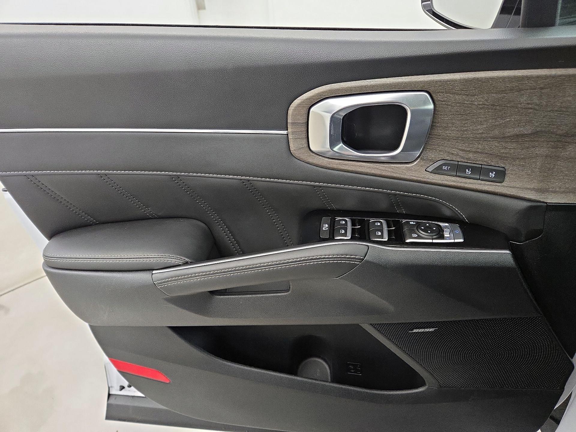 Thumbnail: 2023 Kia Sorento - 12