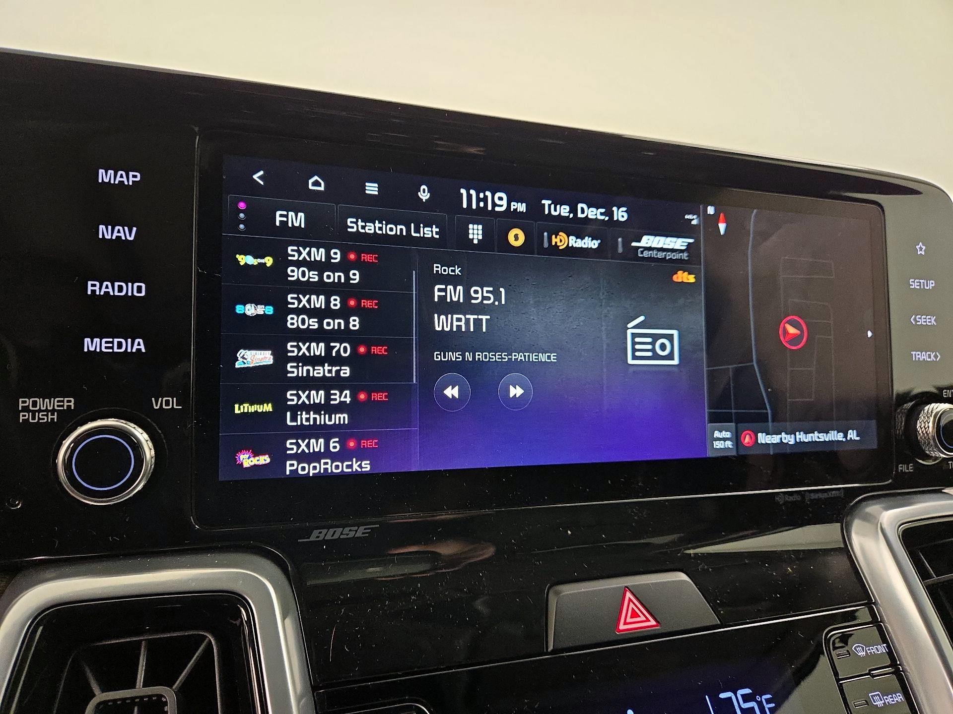 Thumbnail: 2023 Kia Sorento - 16