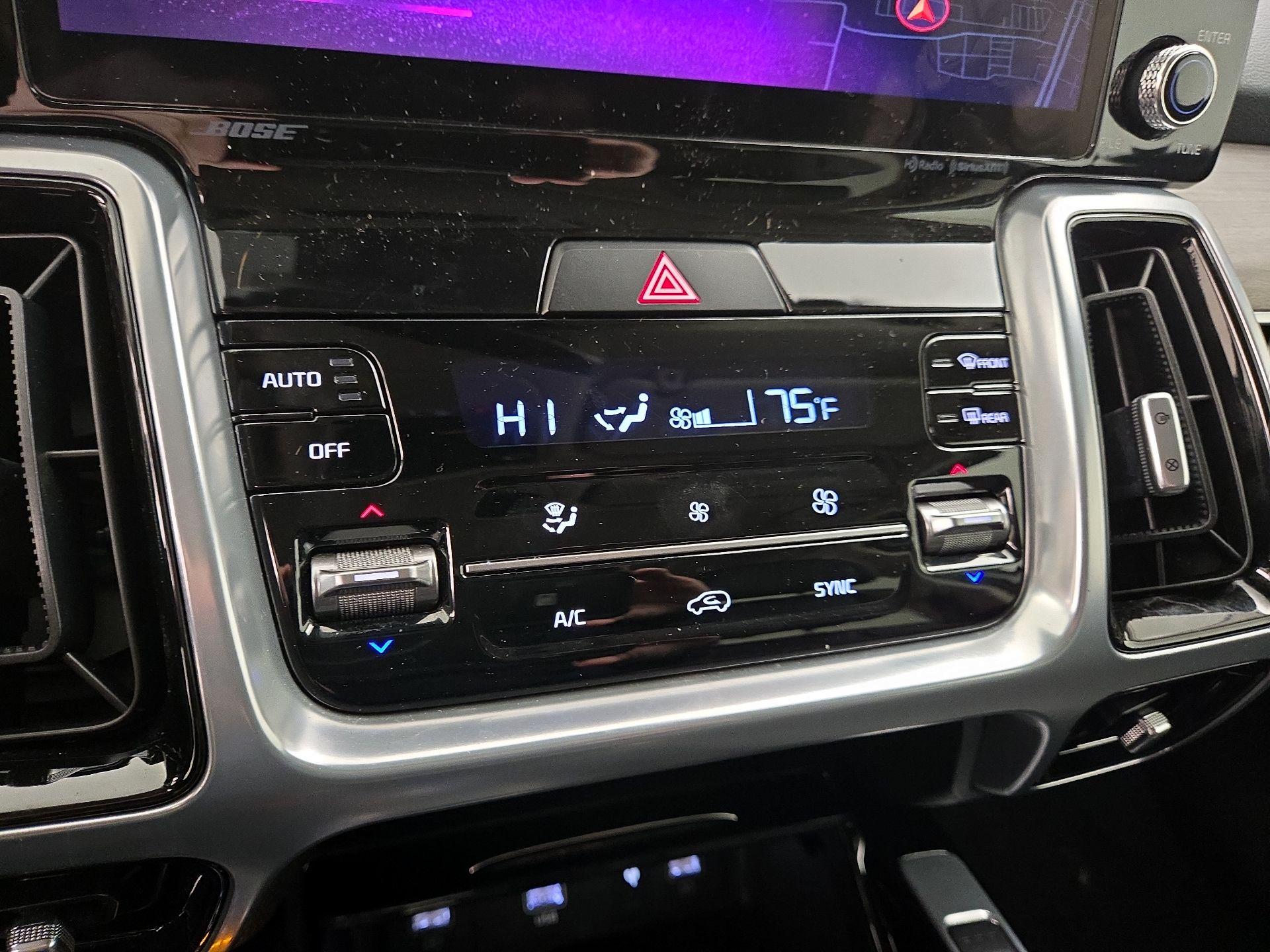 Thumbnail: 2023 Kia Sorento - 17