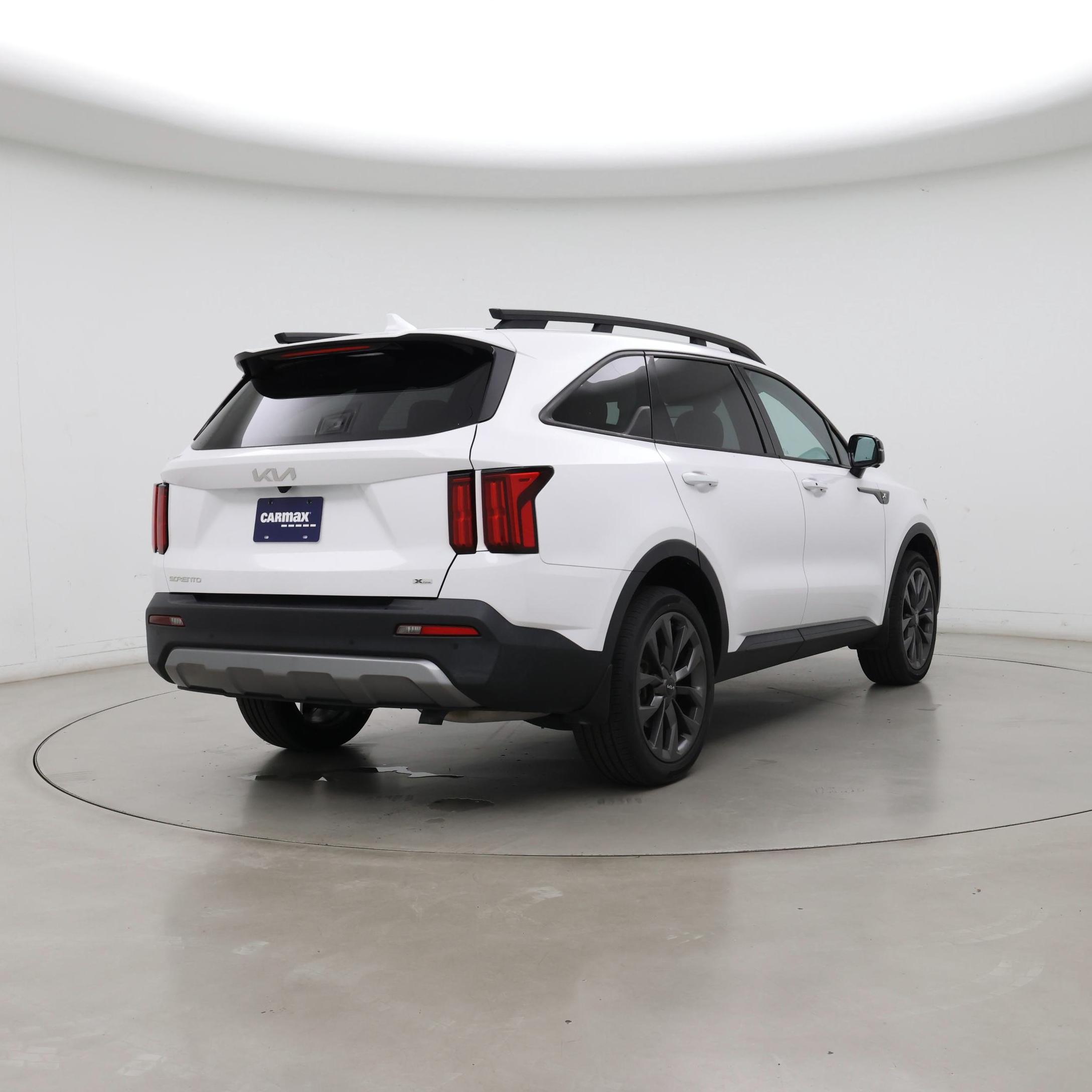 Thumbnail: 2023 Kia Sorento - 8