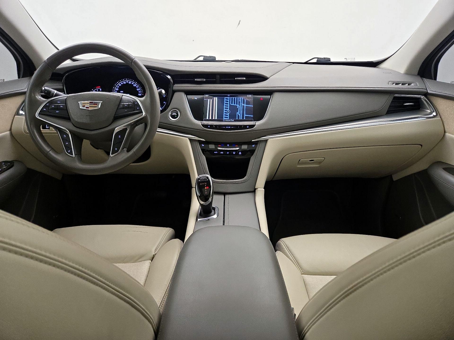 Thumbnail: 2017 Cadillac XT5 - 9