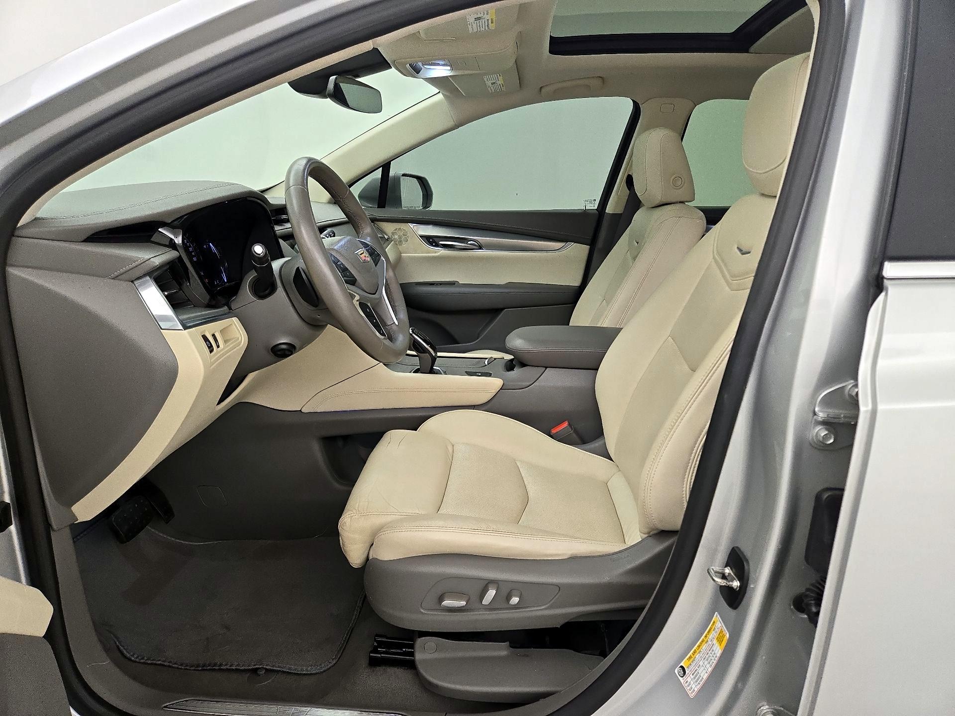 Thumbnail: 2017 Cadillac XT5 - 11