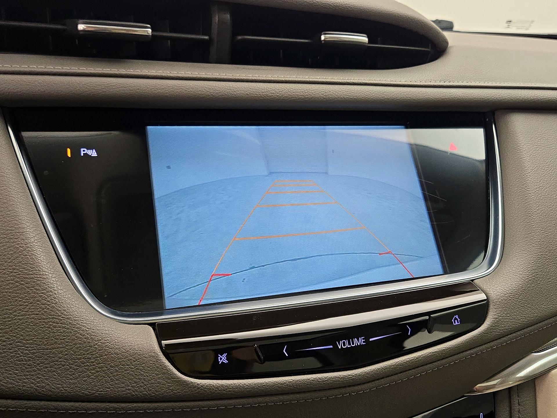 Thumbnail: 2017 Cadillac XT5 - 15