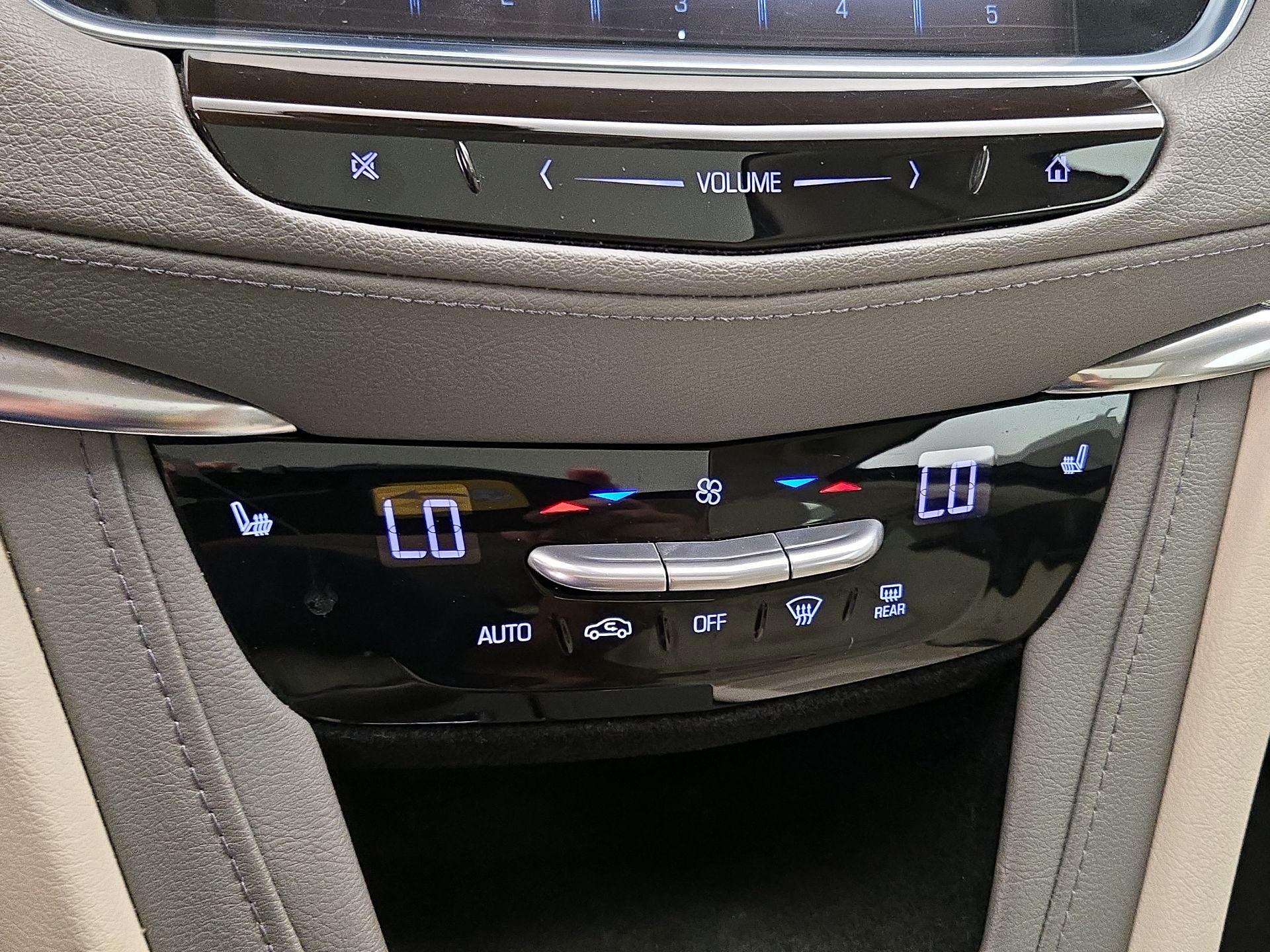 Thumbnail: 2017 Cadillac XT5 - 17