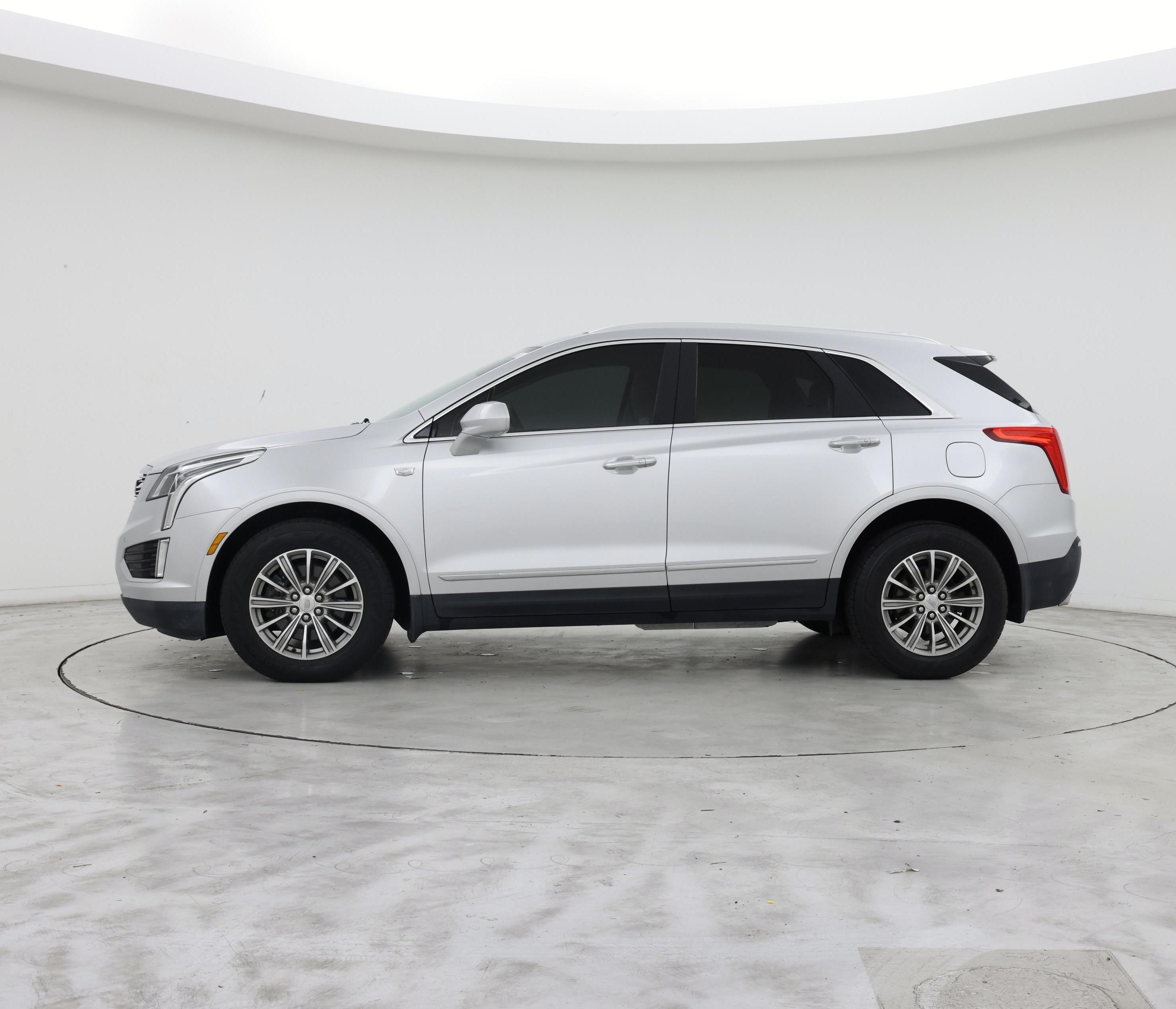 Thumbnail: 2017 Cadillac XT5 - 3