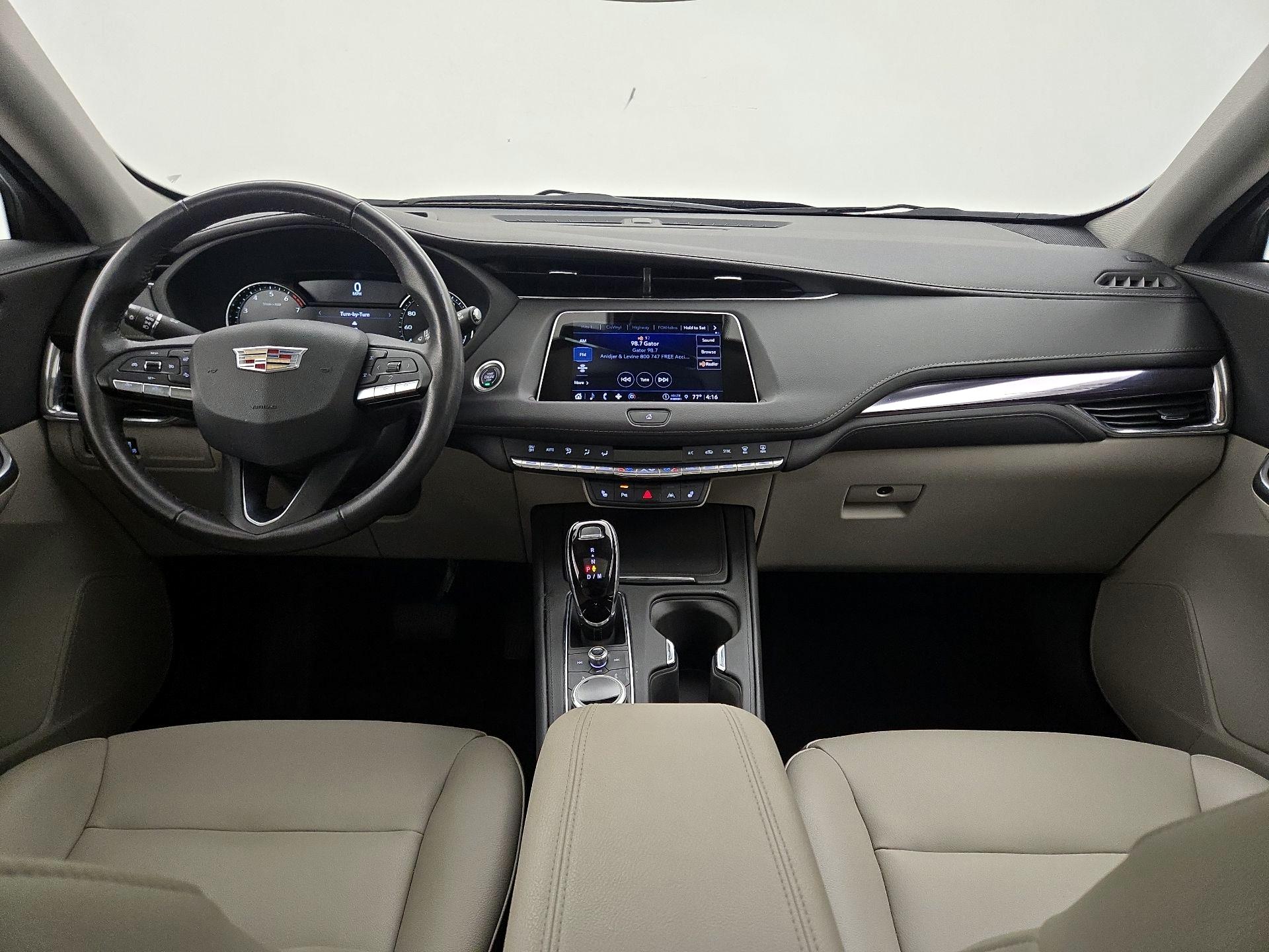 Thumbnail: 2023 Cadillac XT4 - 9
