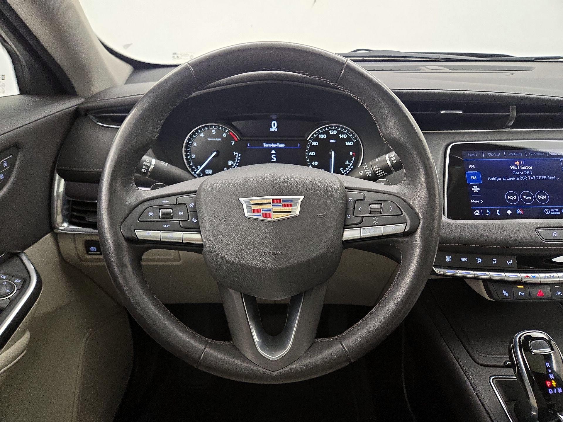 Thumbnail: 2023 Cadillac XT4 - 10