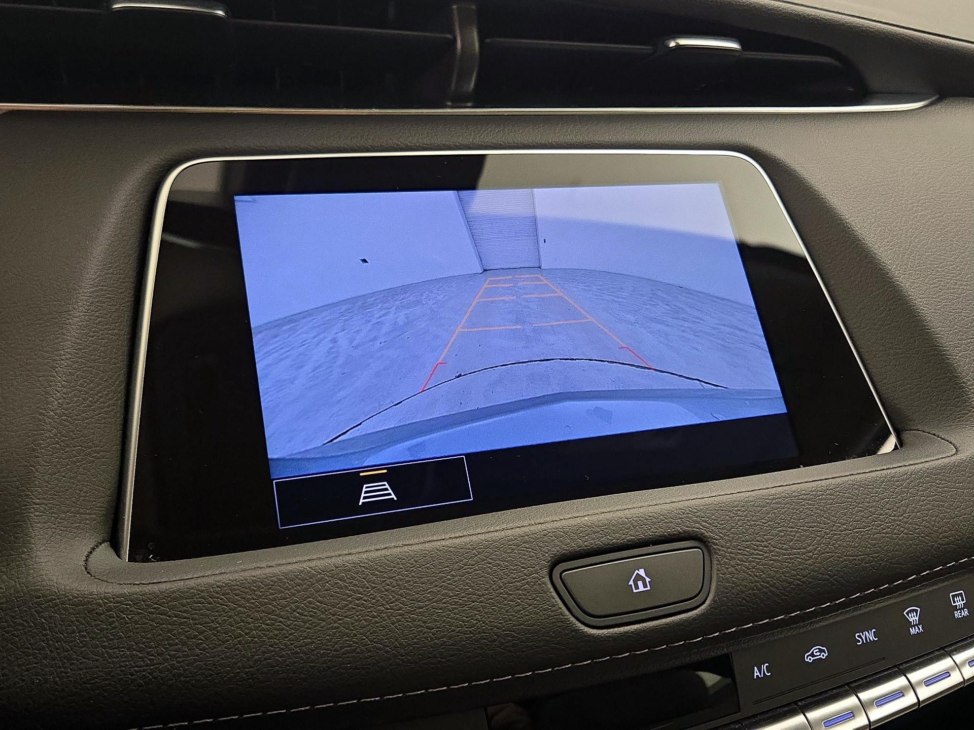 Thumbnail: 2023 Cadillac XT4 - 14