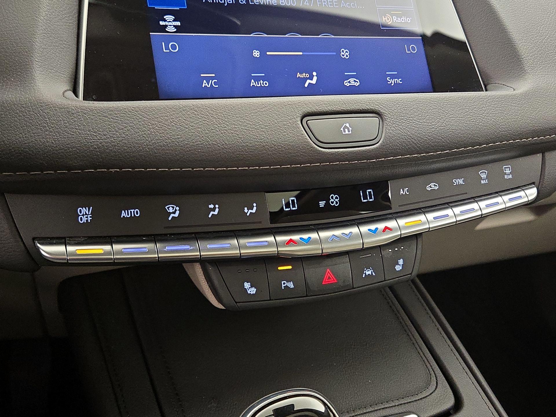 Thumbnail: 2023 Cadillac XT4 - 16
