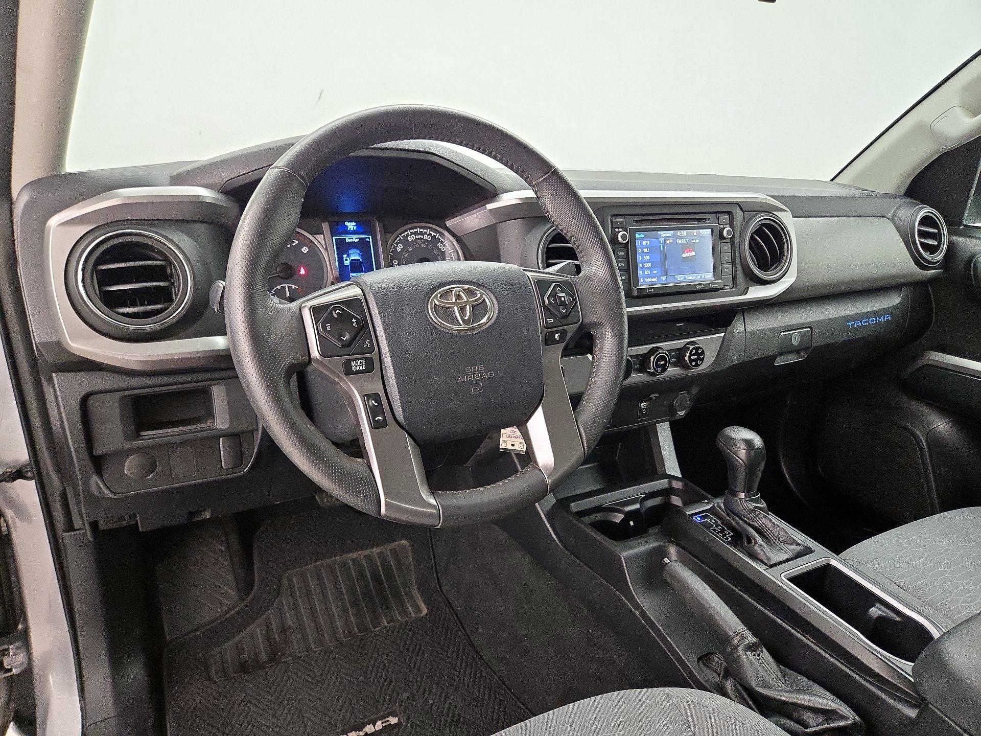 Thumbnail: 2017 Toyota Tacoma - 9