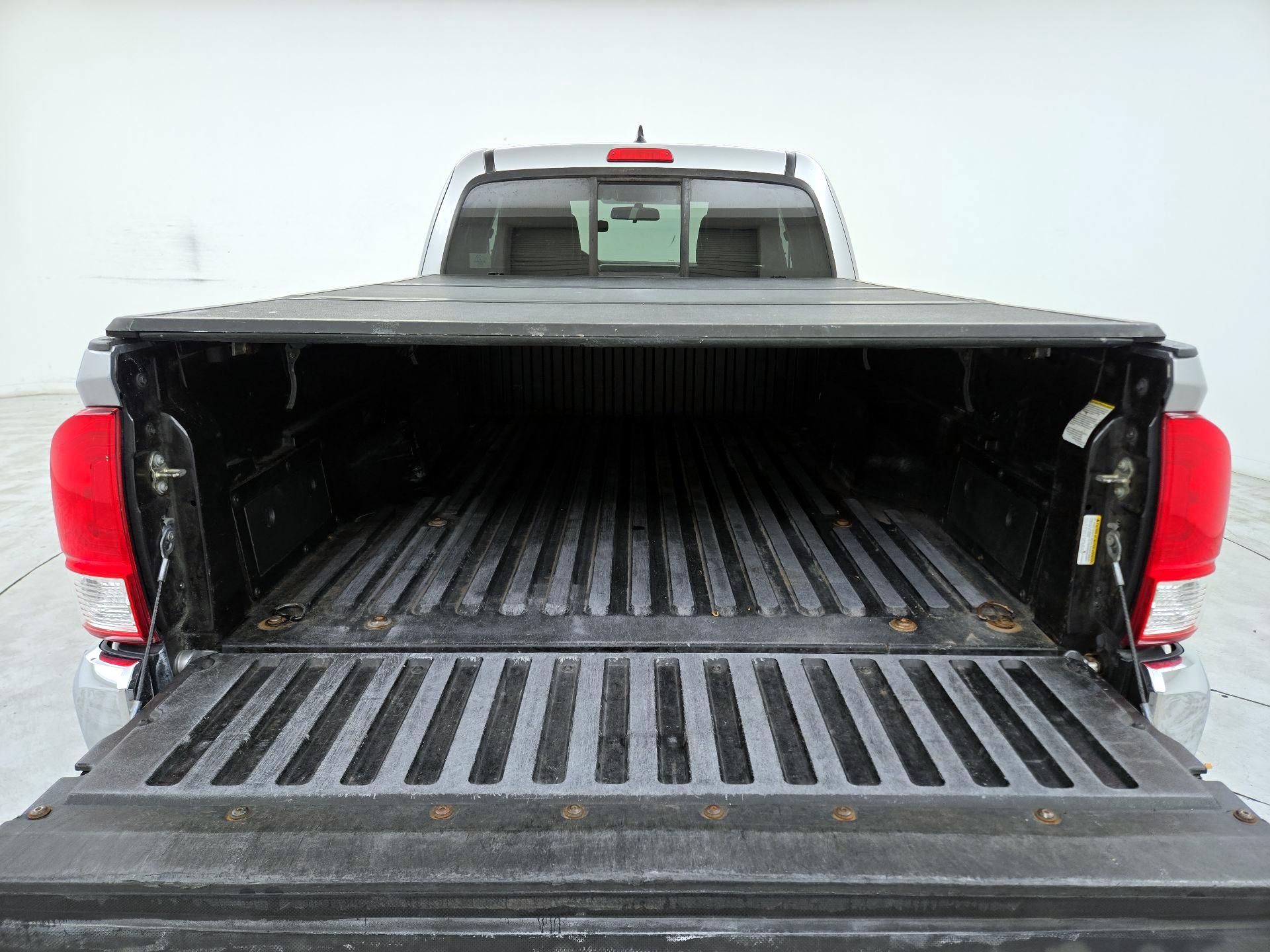 Thumbnail: 2017 Toyota Tacoma - 20