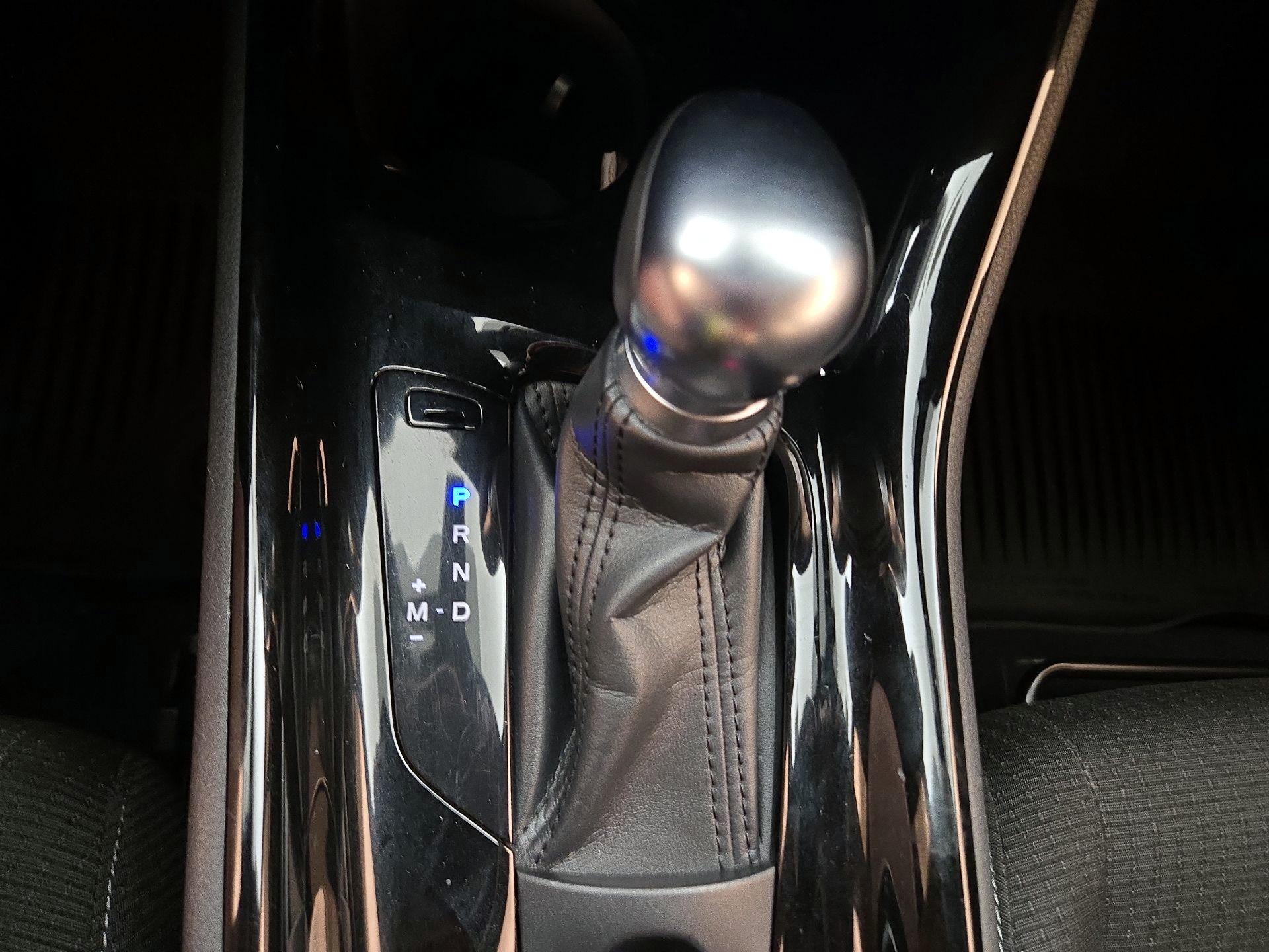 Thumbnail: 2019 Toyota C-HR - 17