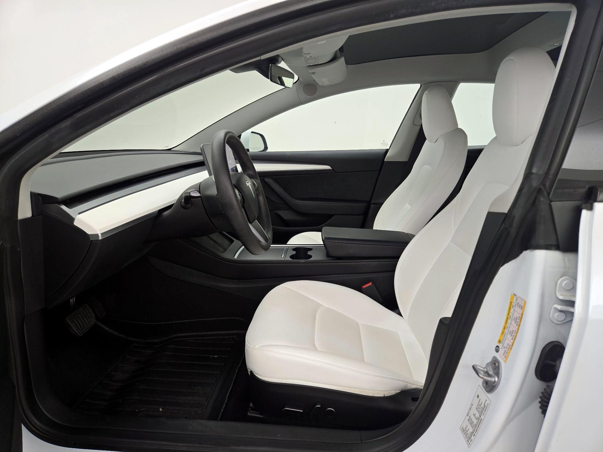Thumbnail: 2023 Tesla Model 3 - 11