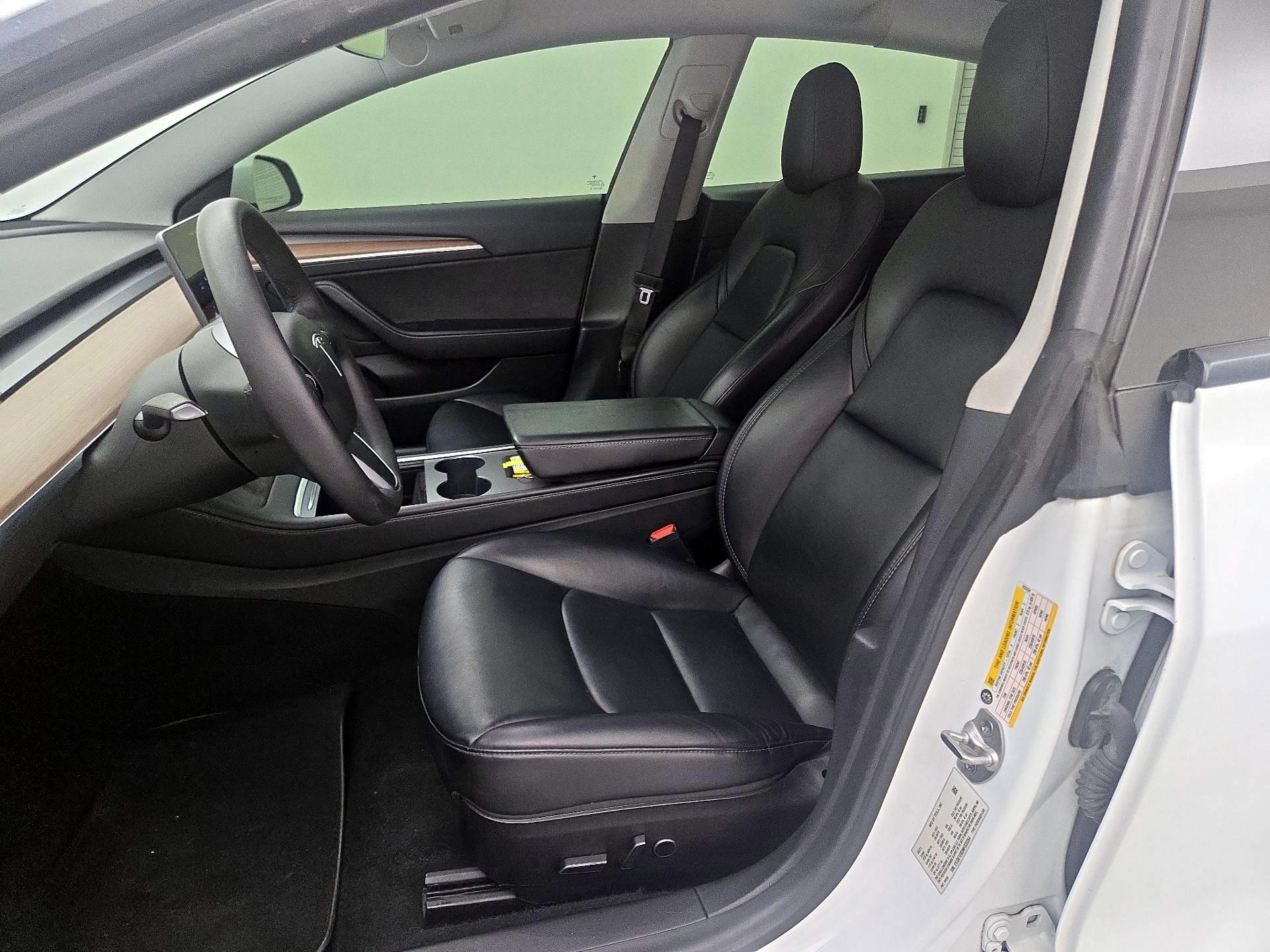 Thumbnail: 2021 Tesla Model 3 - 11