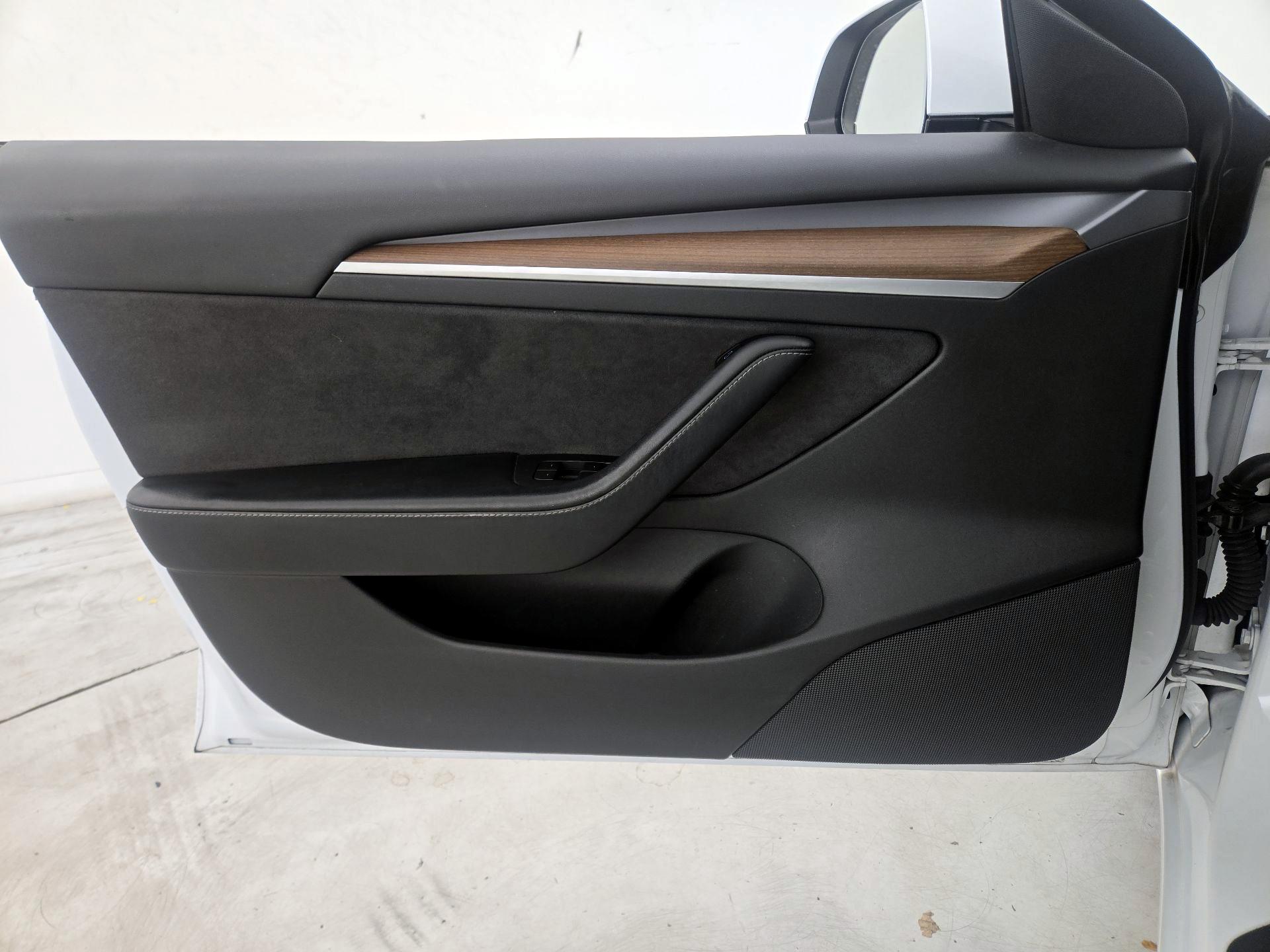 Thumbnail: 2021 Tesla Model 3 - 12