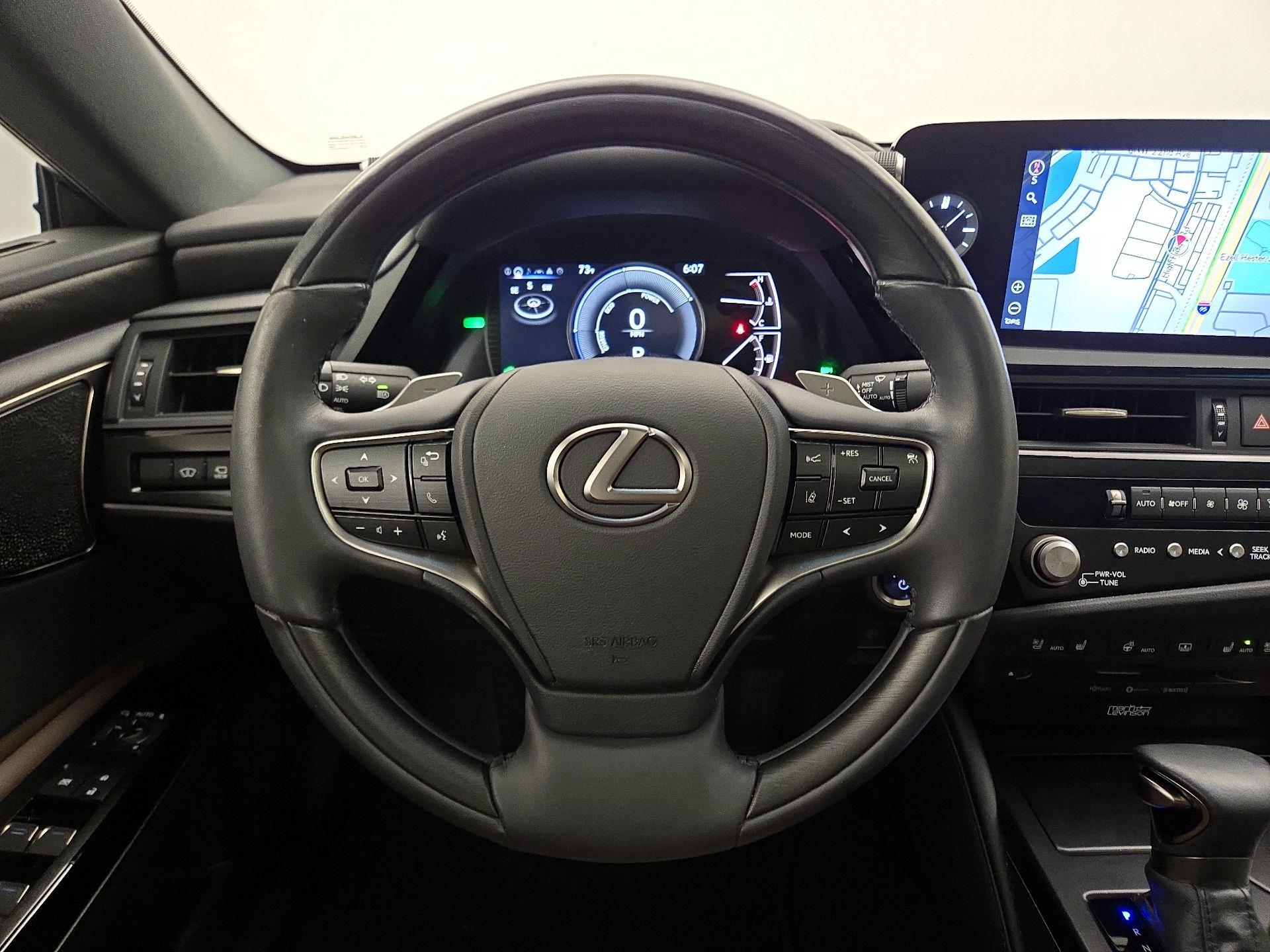 Thumbnail: 2022 Lexus ES - 10