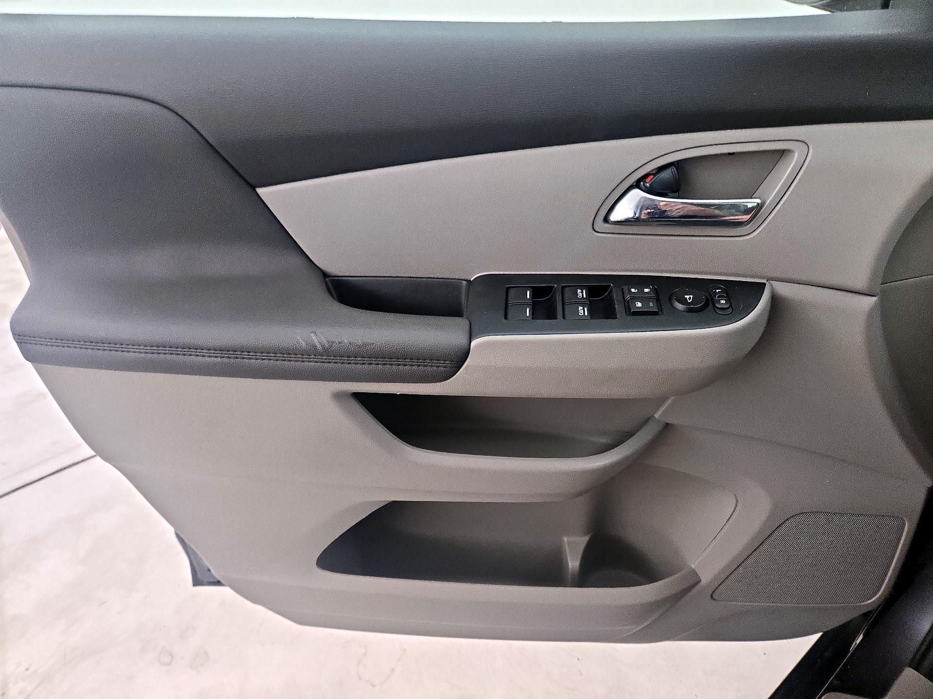 Thumbnail: 2015 Honda Odyssey - 12