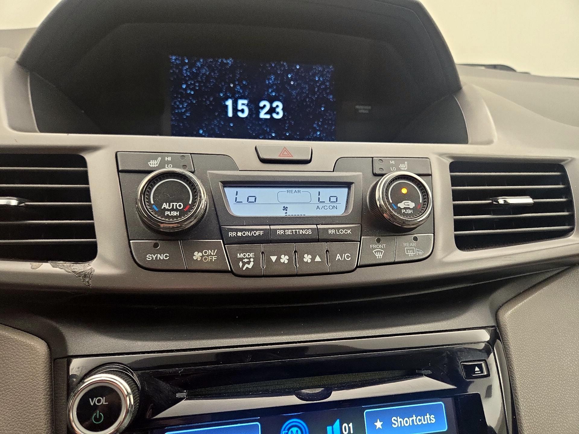 Thumbnail: 2015 Honda Odyssey - 16