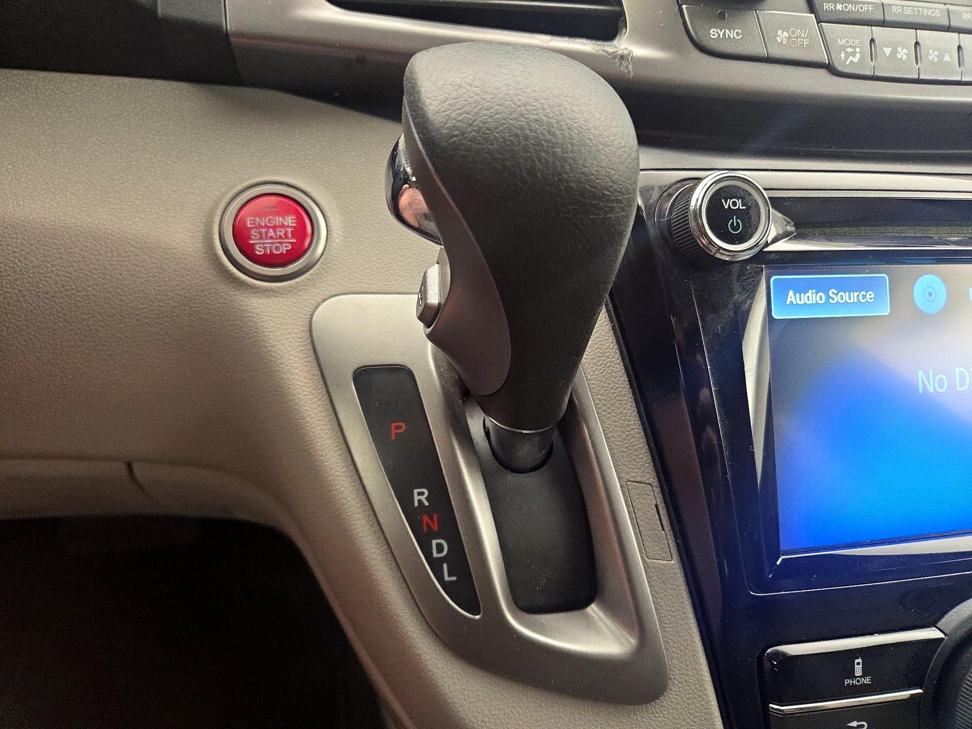 Thumbnail: 2015 Honda Odyssey - 17