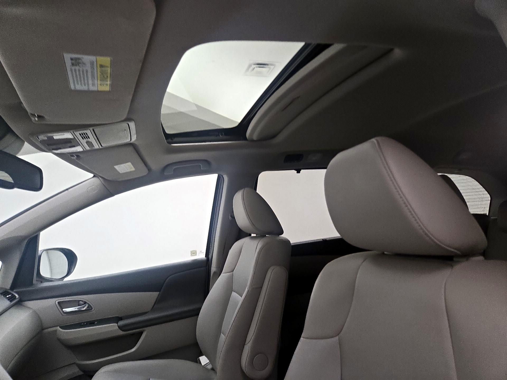Thumbnail: 2015 Honda Odyssey - 19