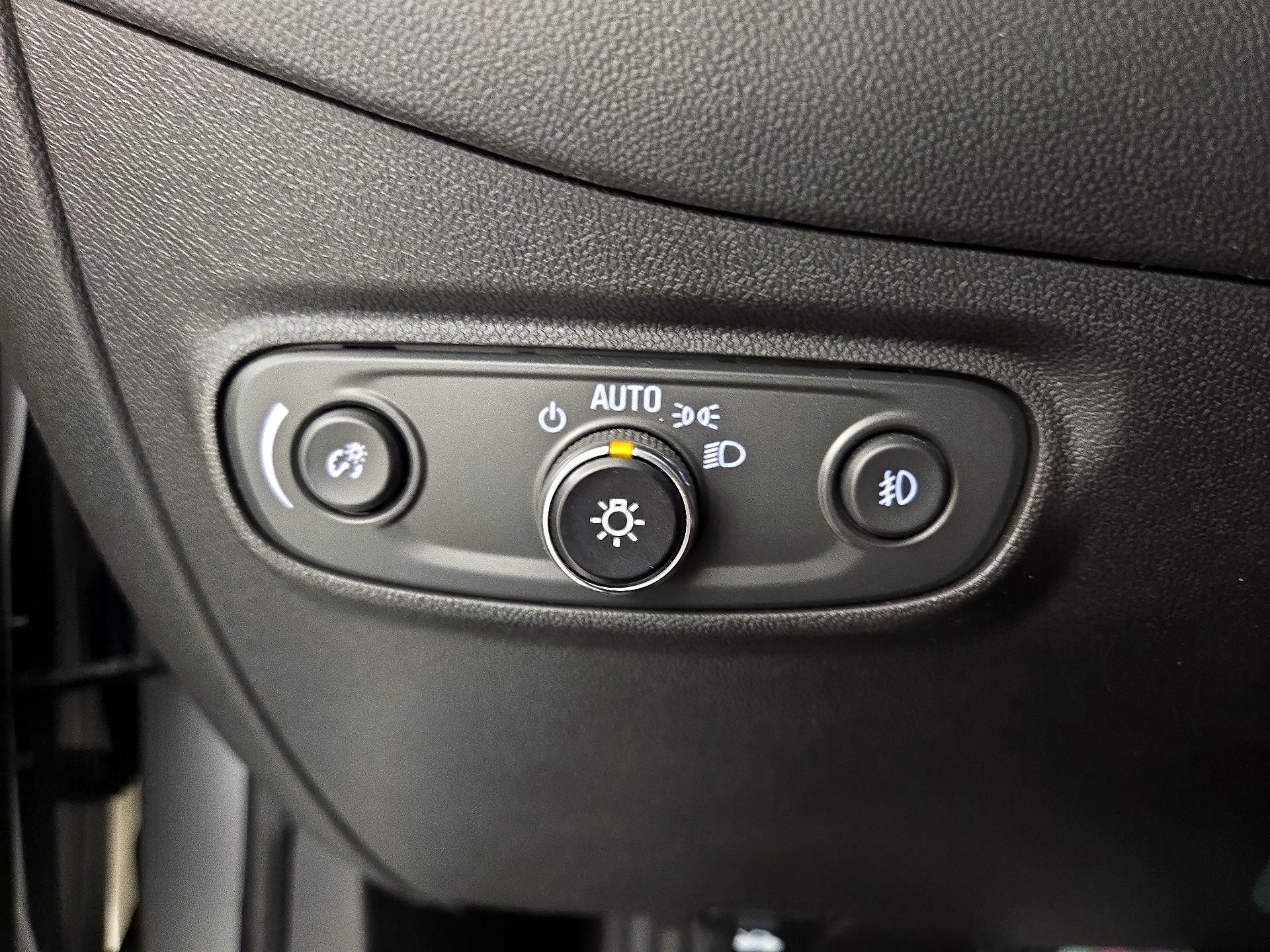Thumbnail: 2021 Chevrolet Equinox - 13