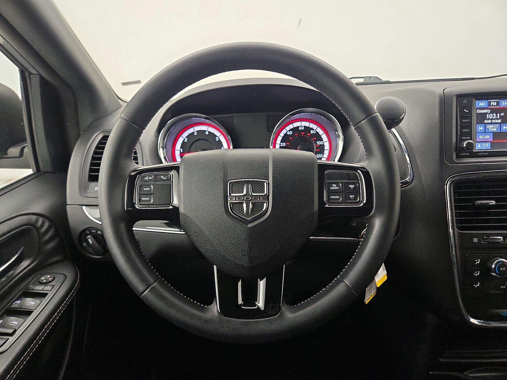 Thumbnail: 2015 Dodge Grand Caravan - 10