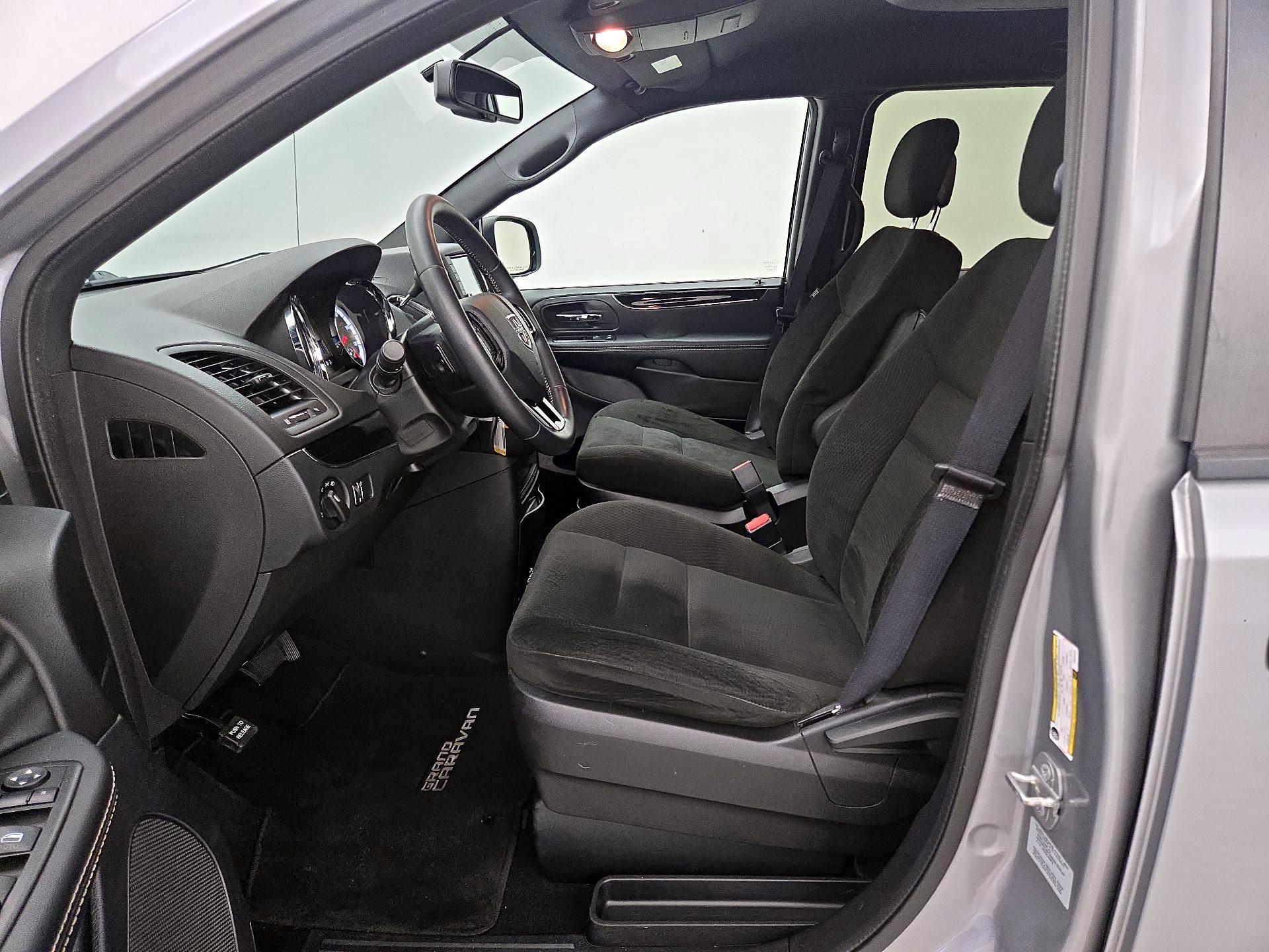 Thumbnail: 2015 Dodge Grand Caravan - 11
