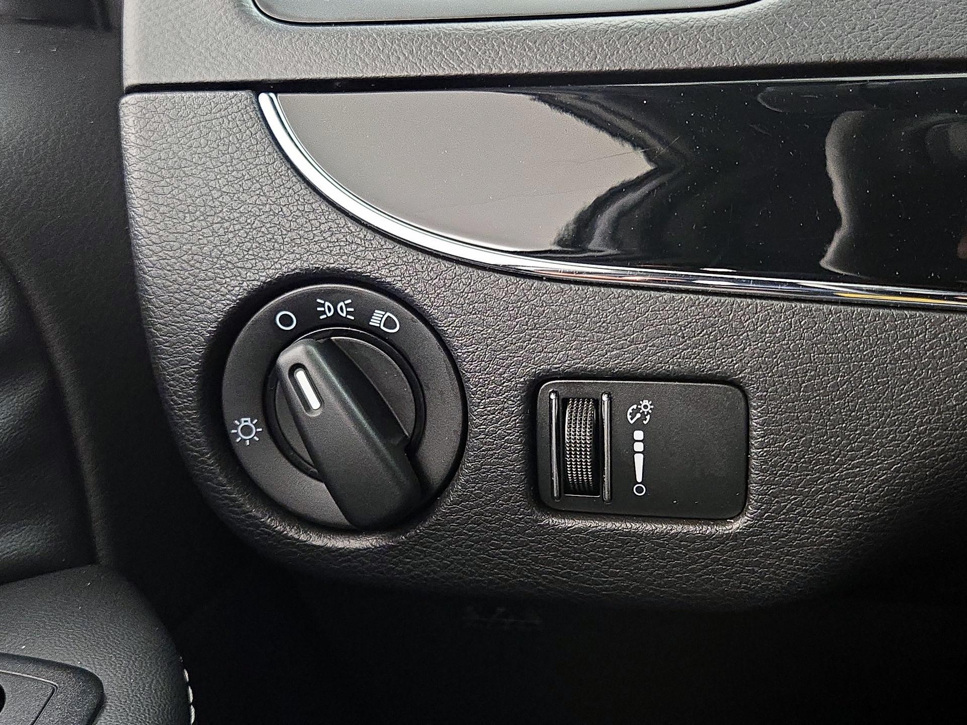 Thumbnail: 2015 Dodge Grand Caravan - 13