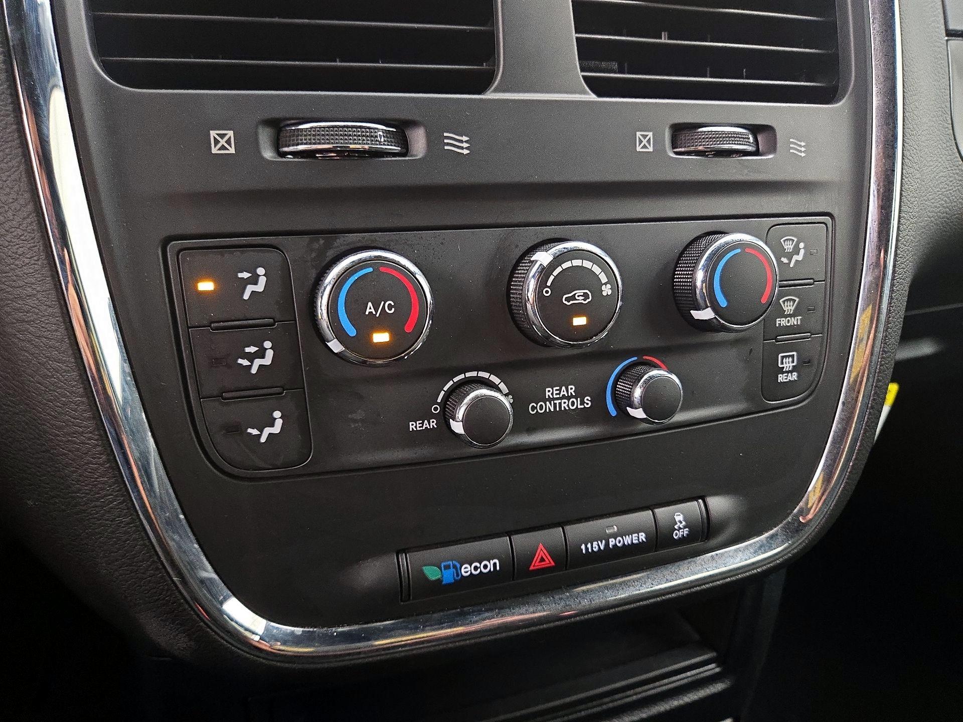 Thumbnail: 2015 Dodge Grand Caravan - 16