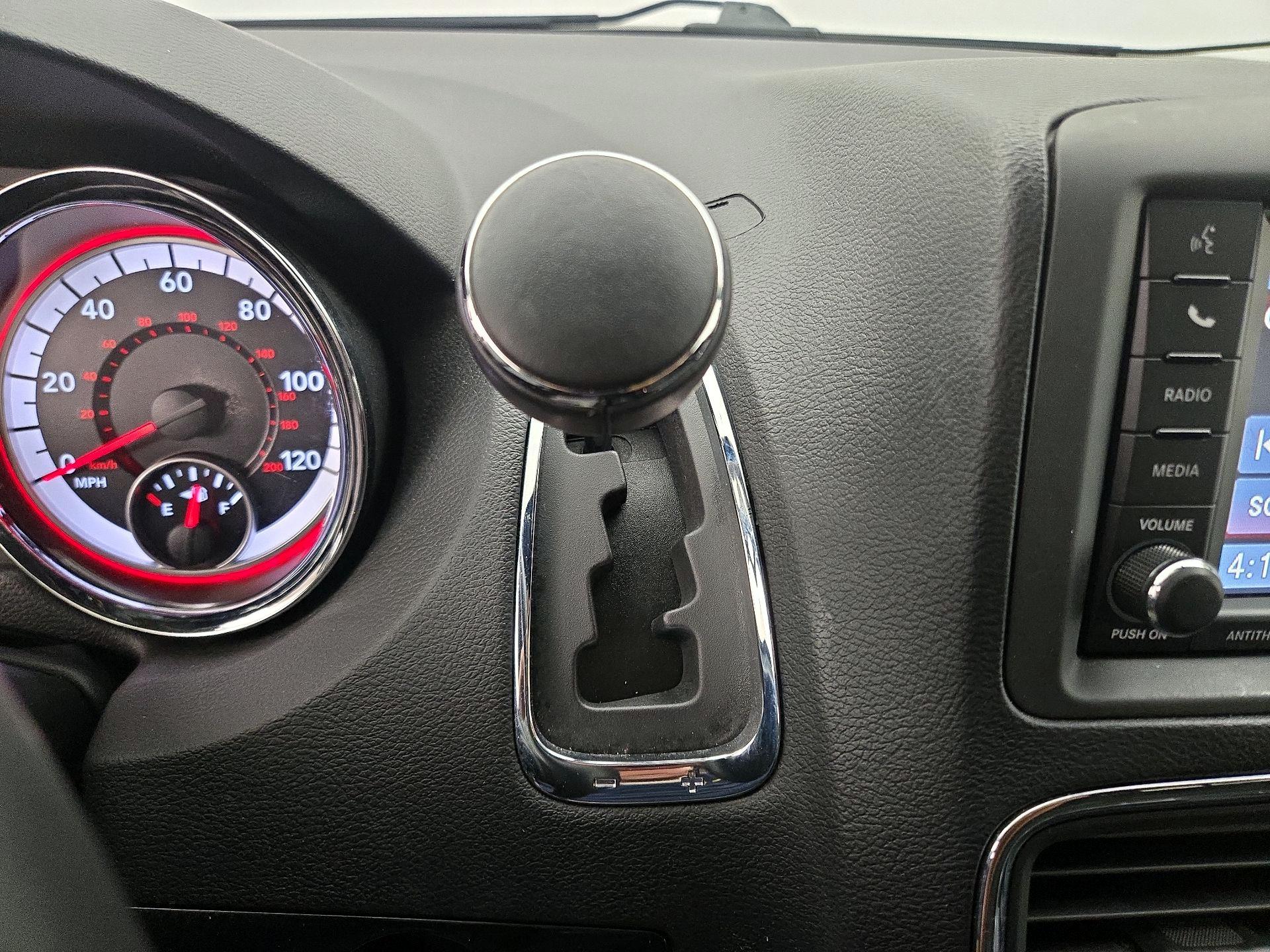 Thumbnail: 2015 Dodge Grand Caravan - 17