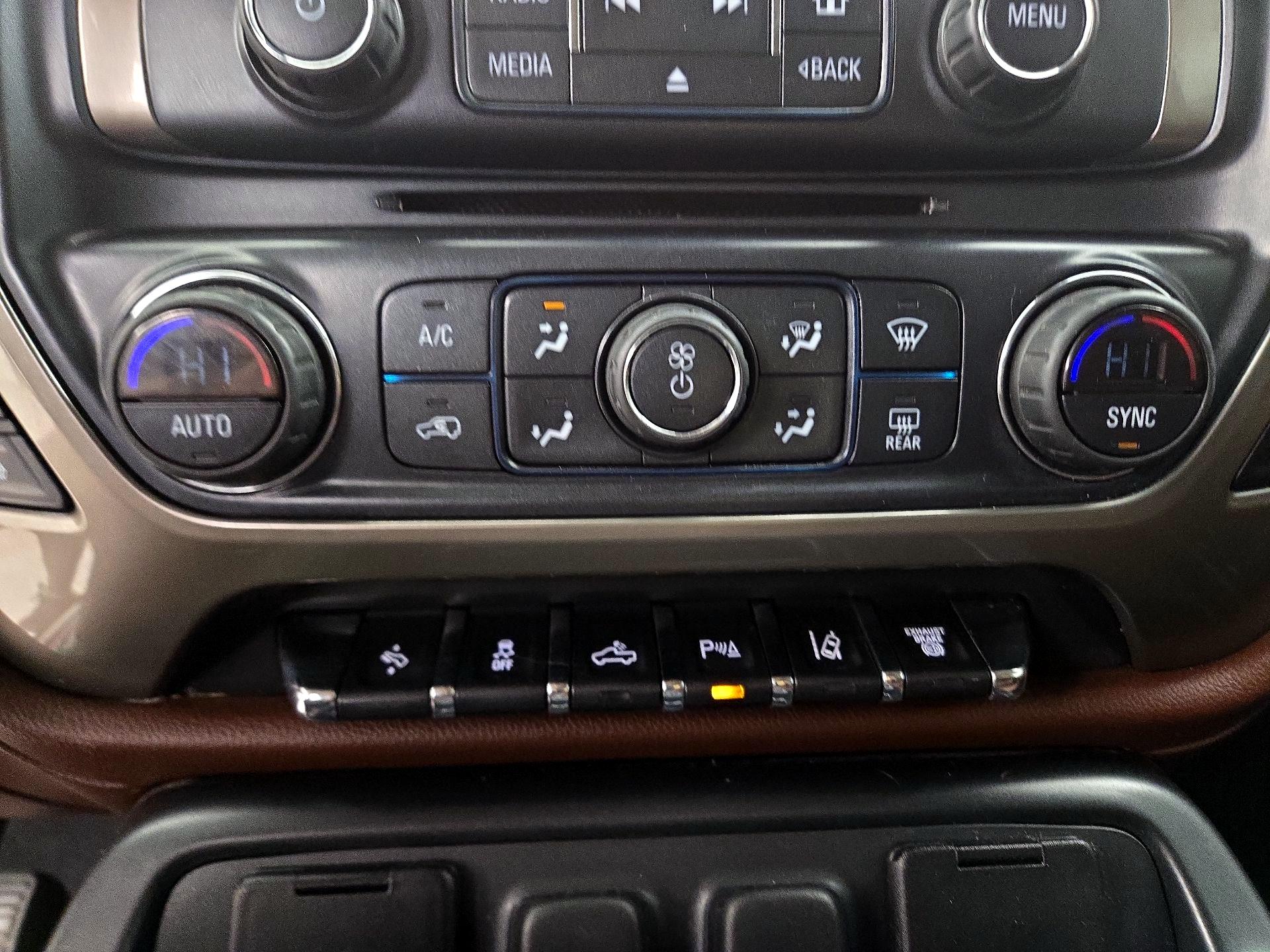 Thumbnail: 2016 Chevrolet Silverado 2500 - 17