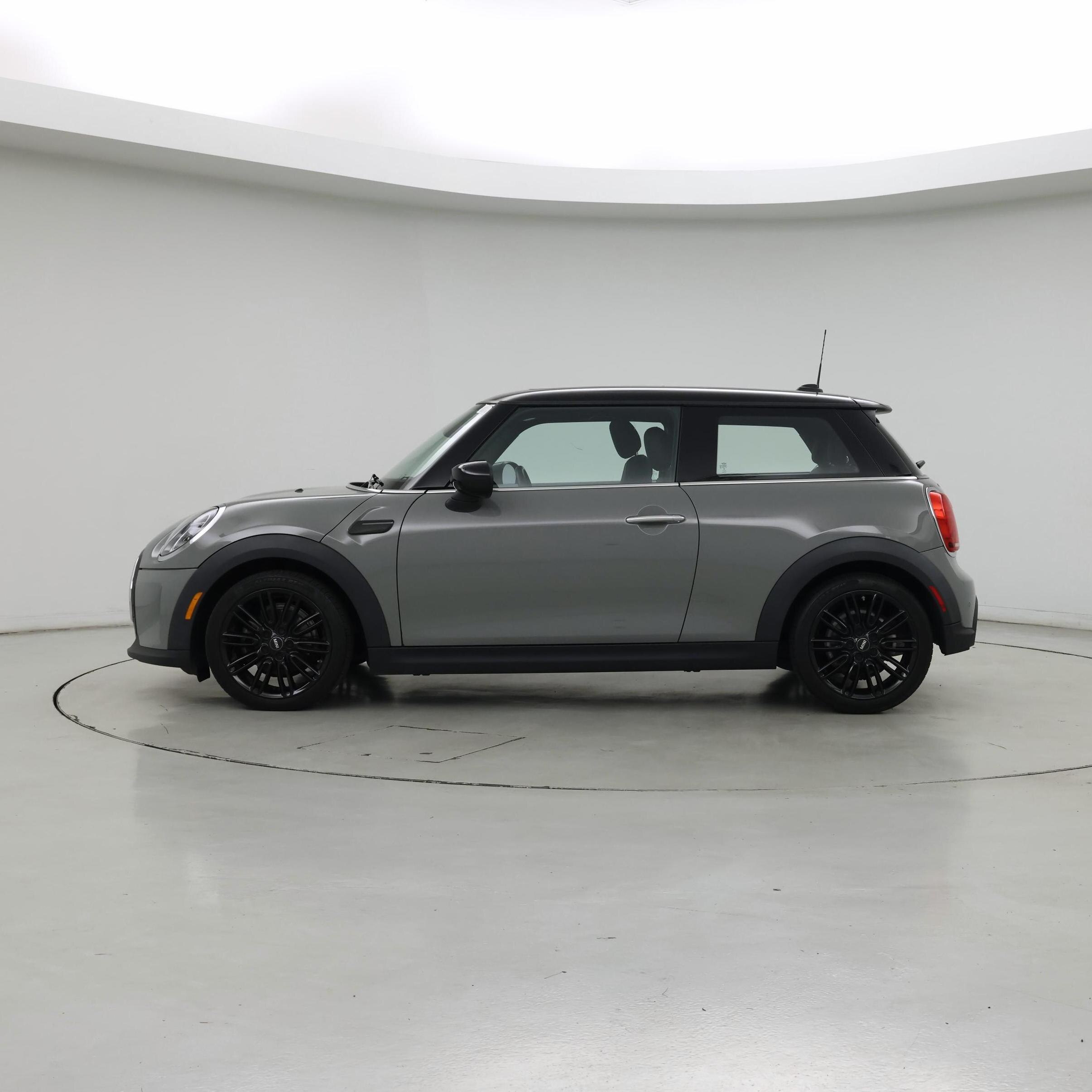 Thumbnail: 2022 MINI Cooper Hardtop - 3